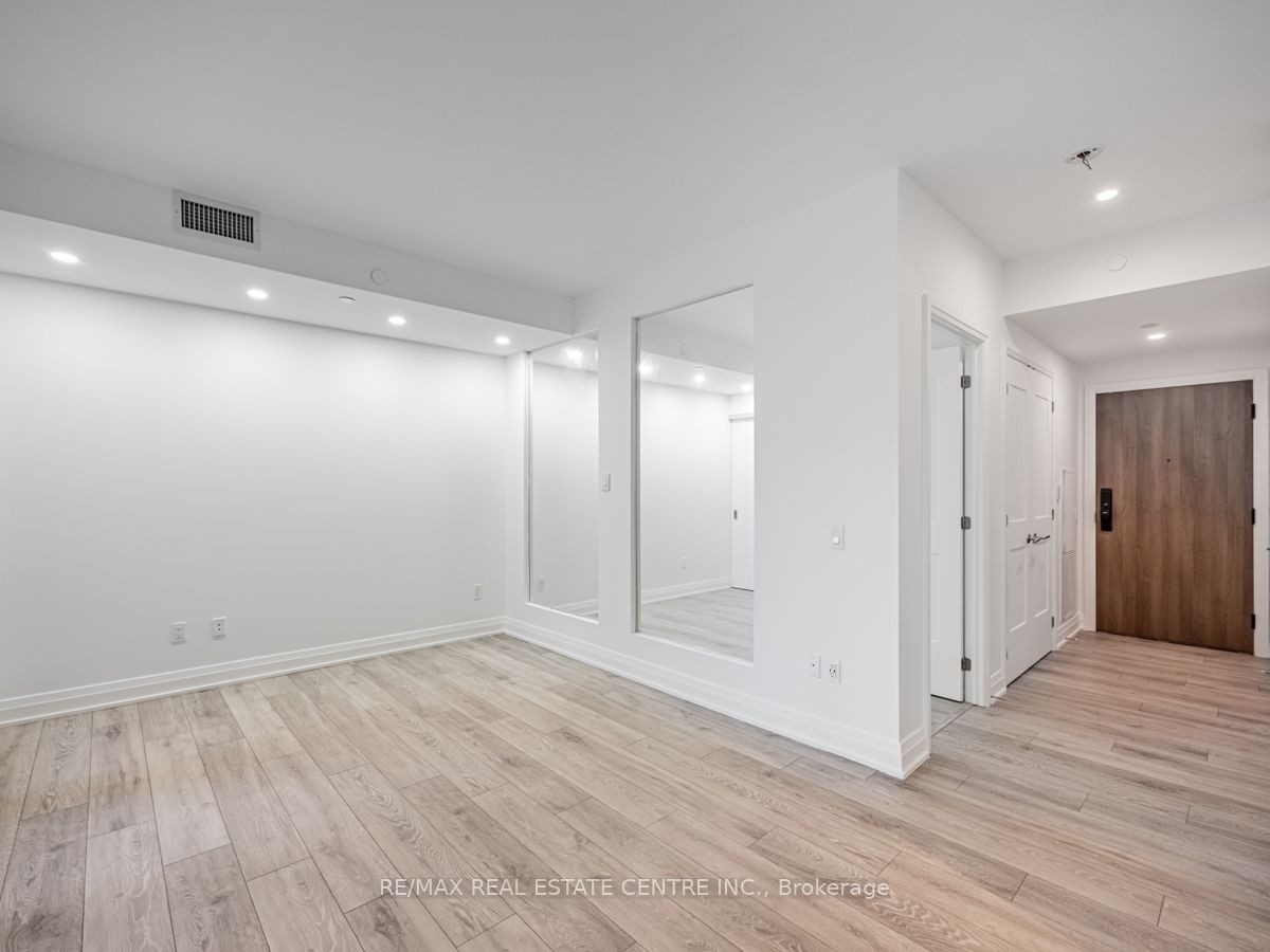 21 Park St E, #201