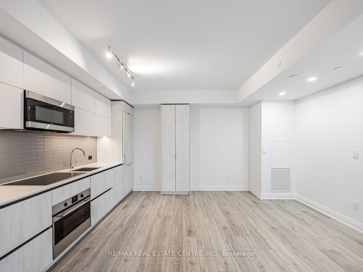 21 Park St E, #201
