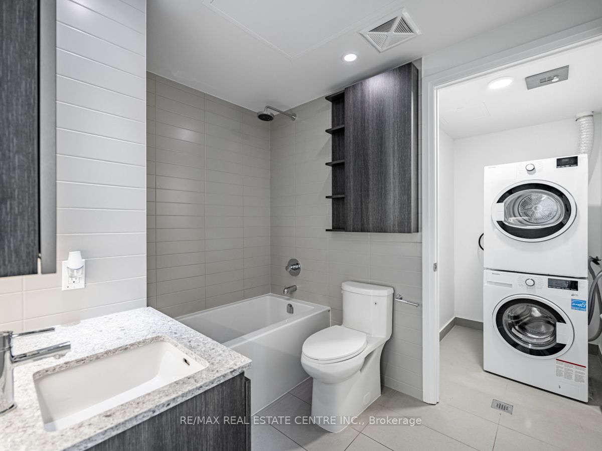 21 Park St E, #201