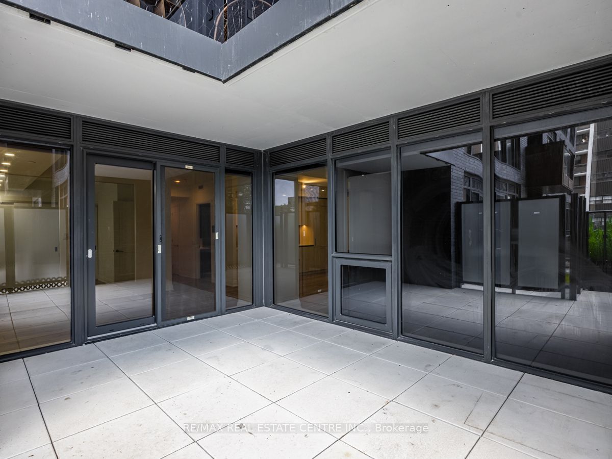 21 Park St E, #201