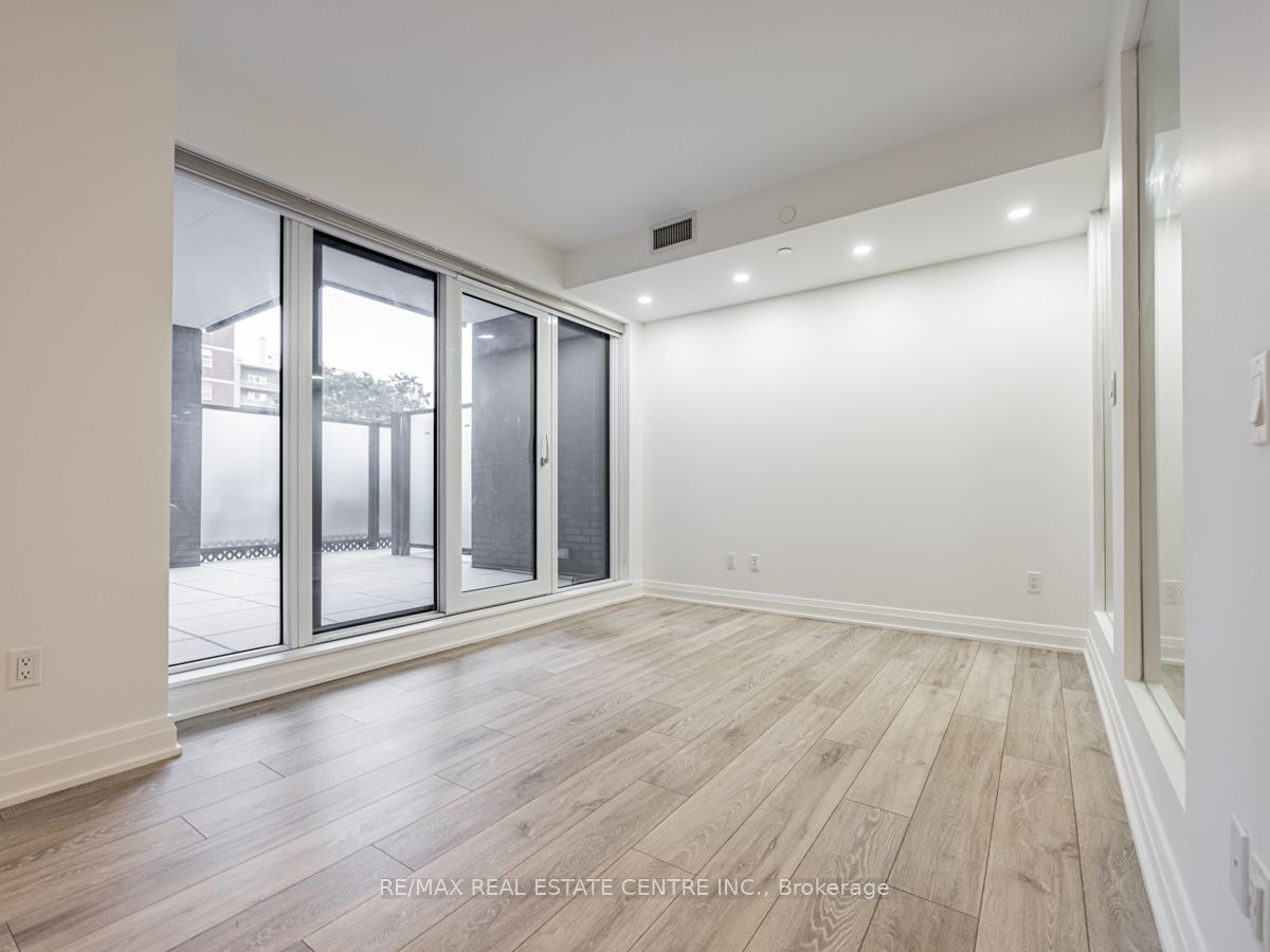 21 Park St E, #201