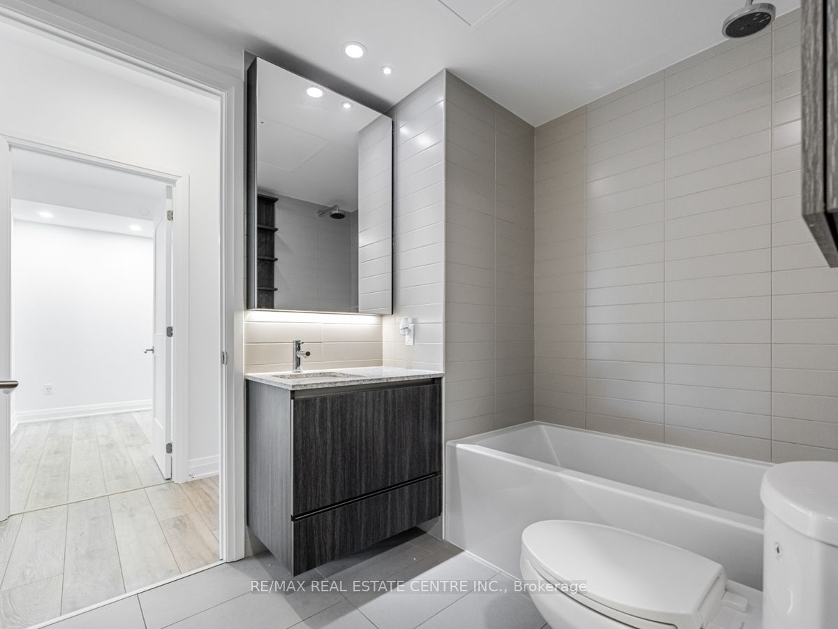 21 Park St E, #201