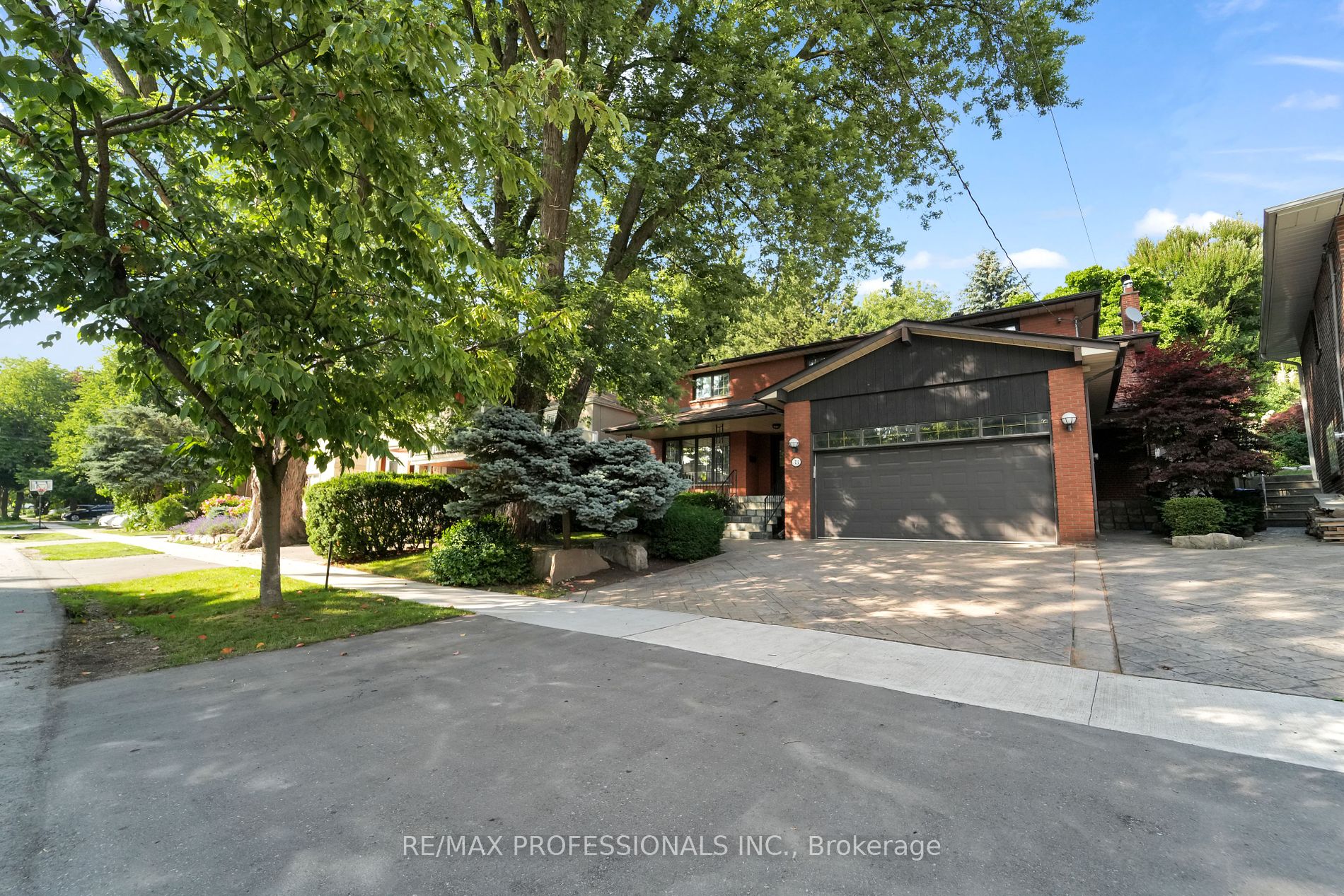 33 Bonnyview Dr