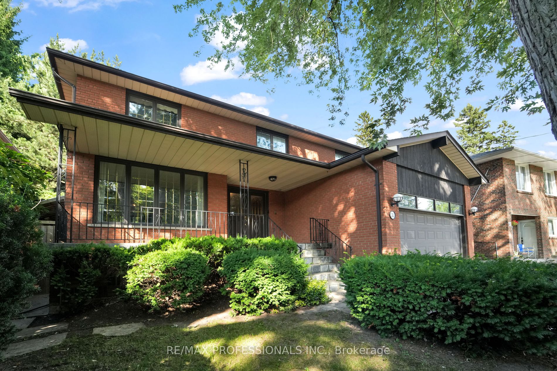 33 Bonnyview Dr