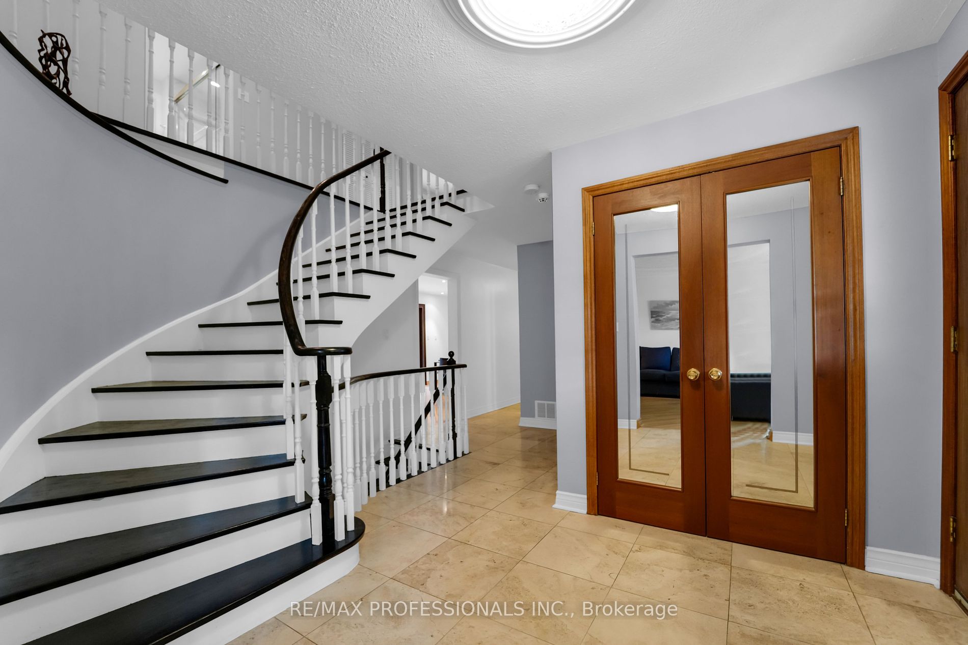 33 Bonnyview Dr