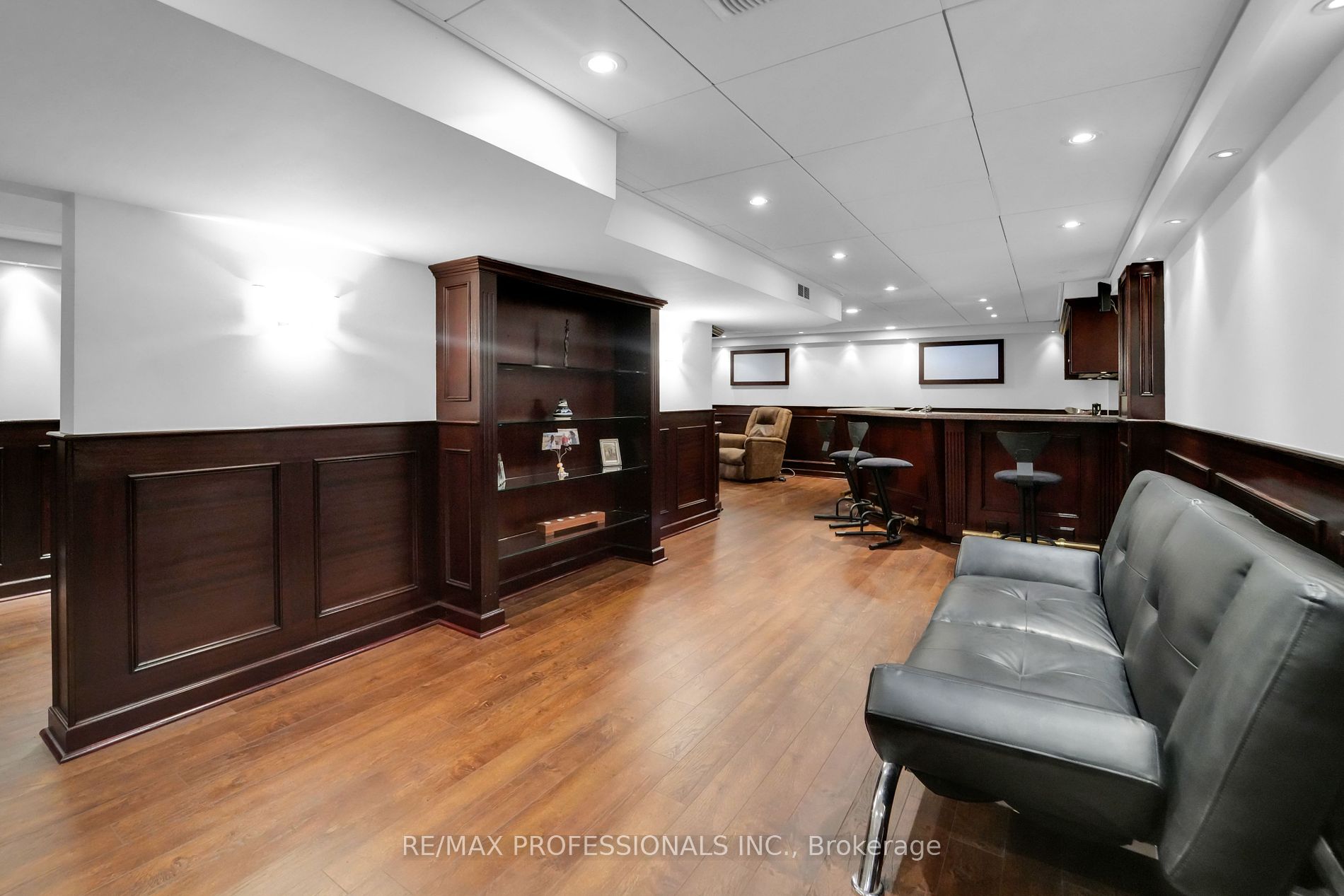 33 Bonnyview Dr