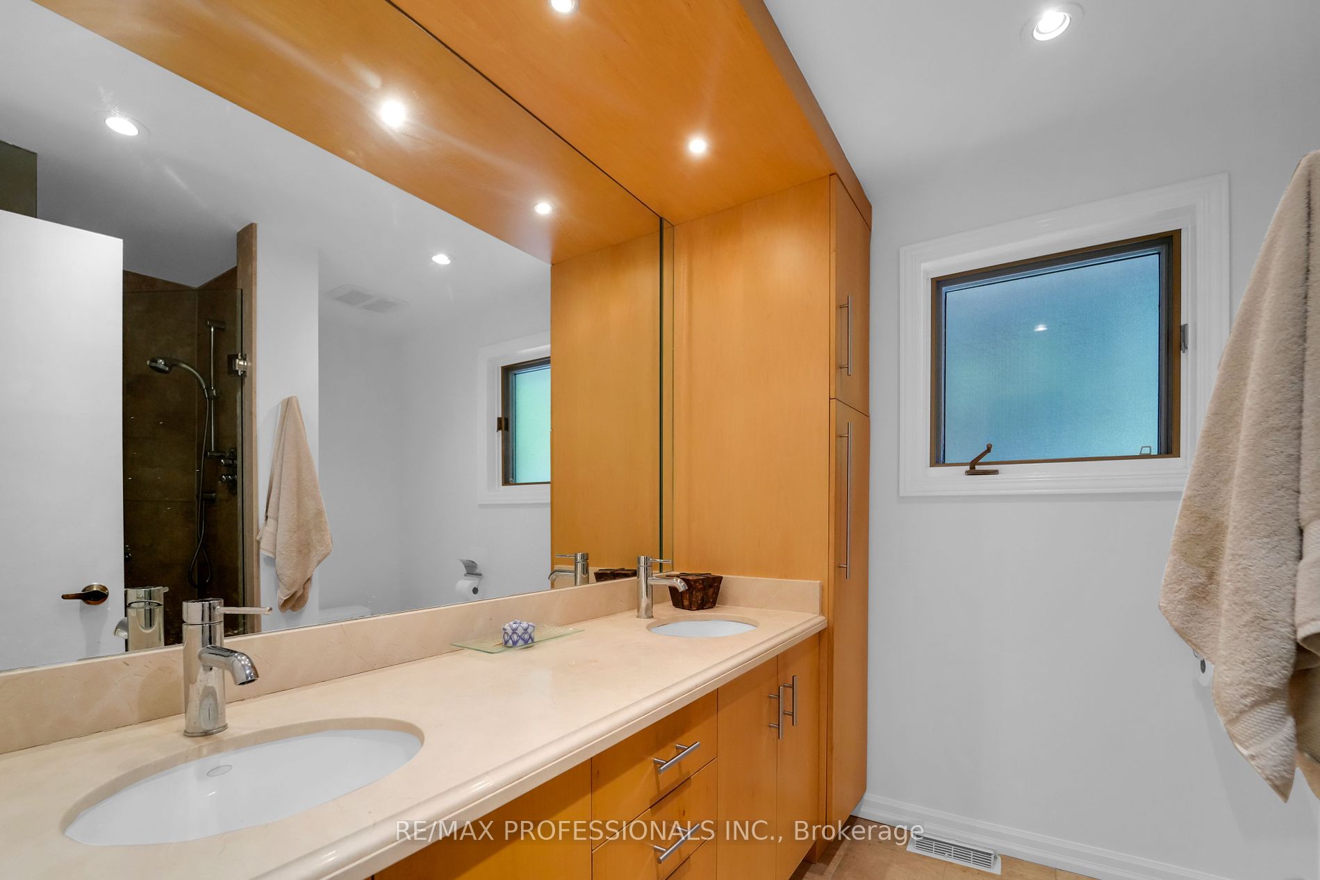33 Bonnyview Dr