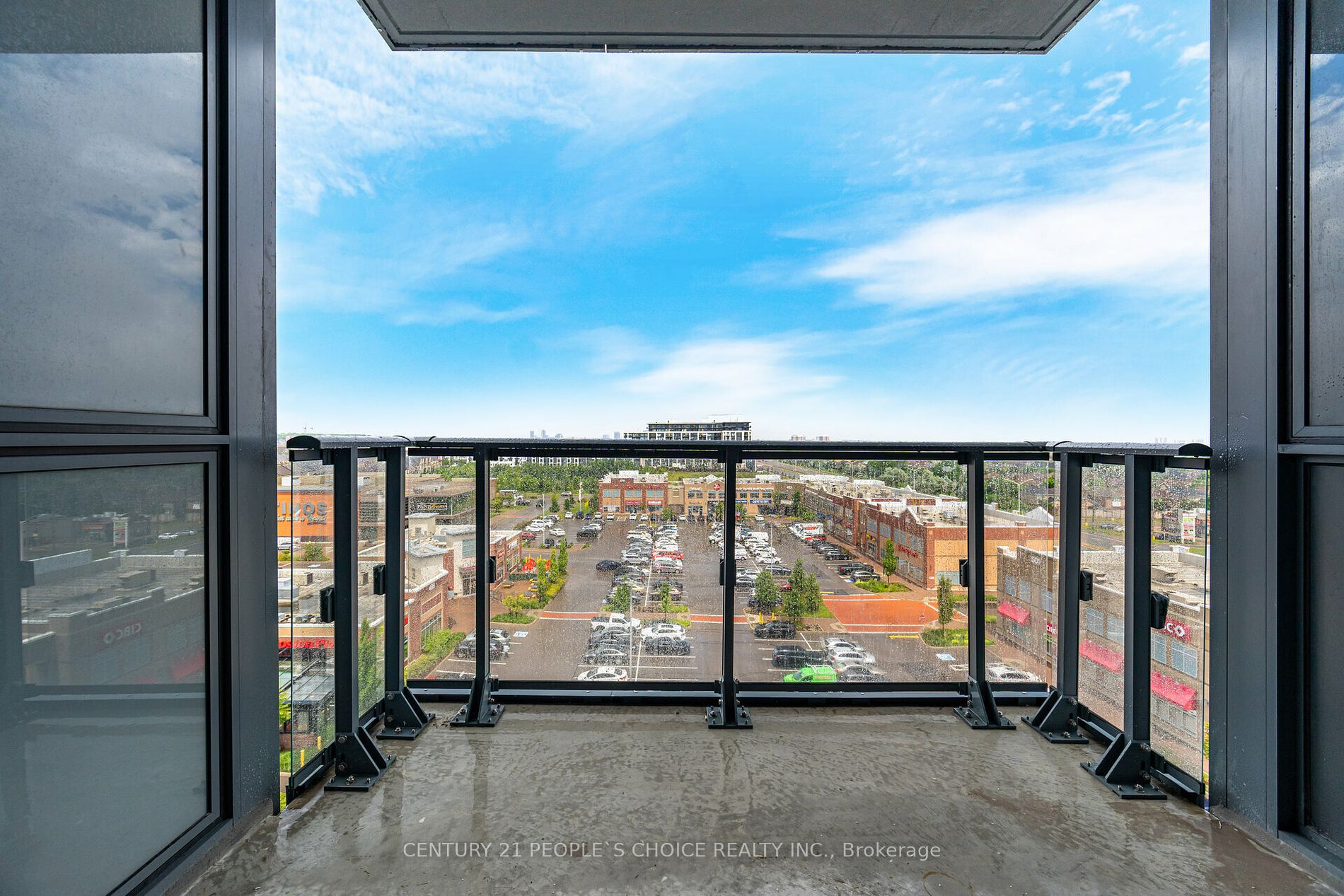 509 Dundas St W, #711