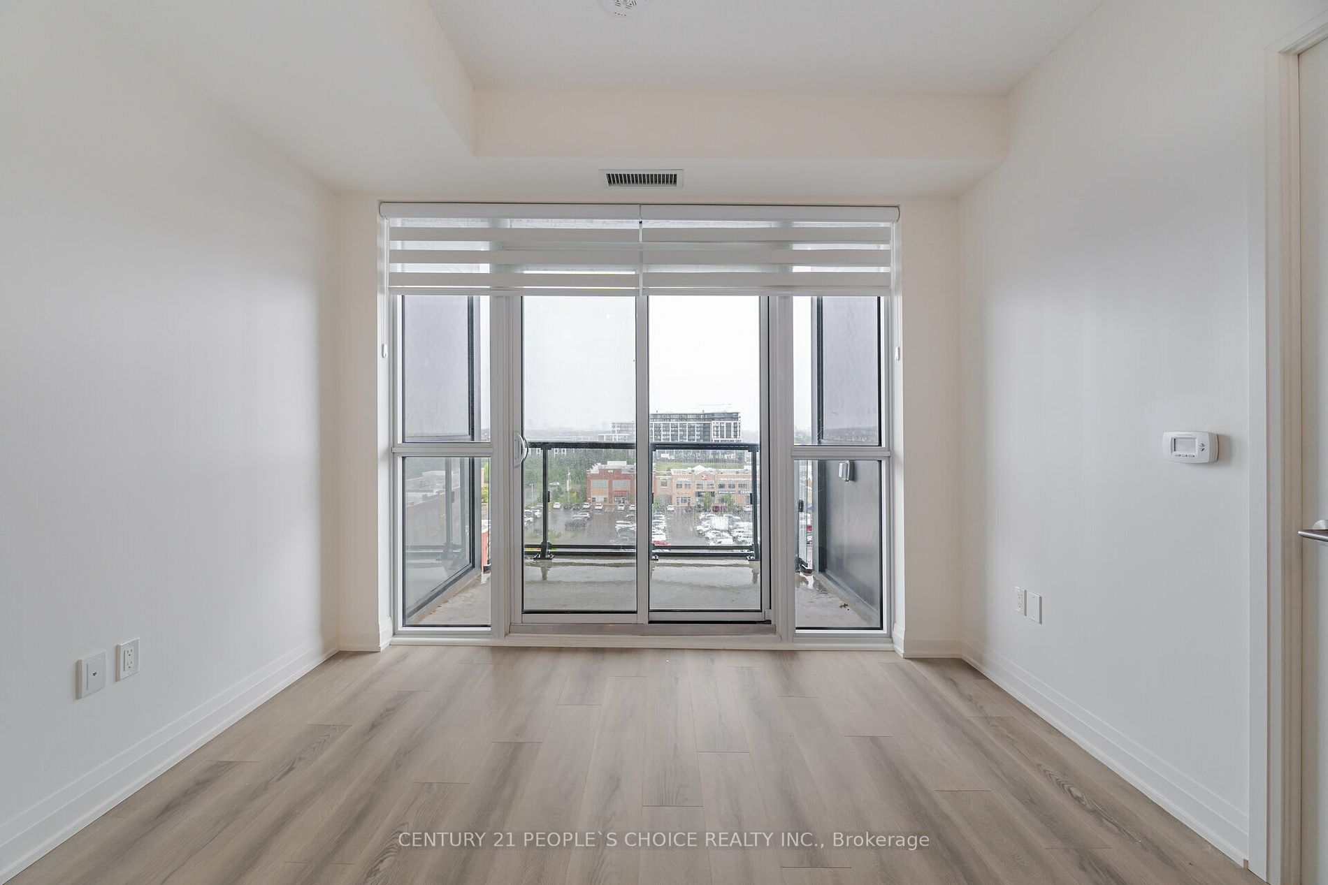509 Dundas St W, #711