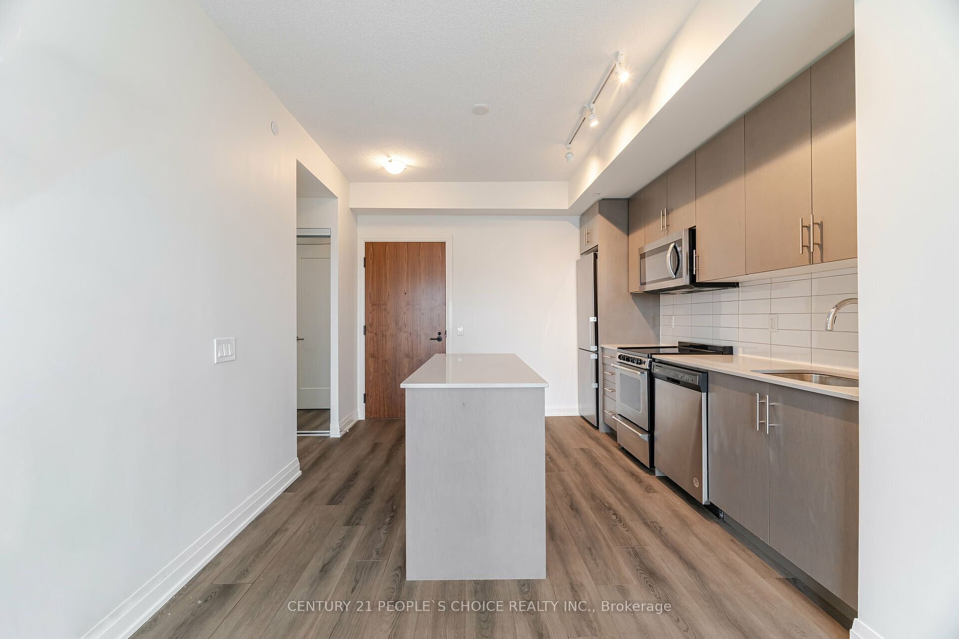 509 Dundas St W, #711