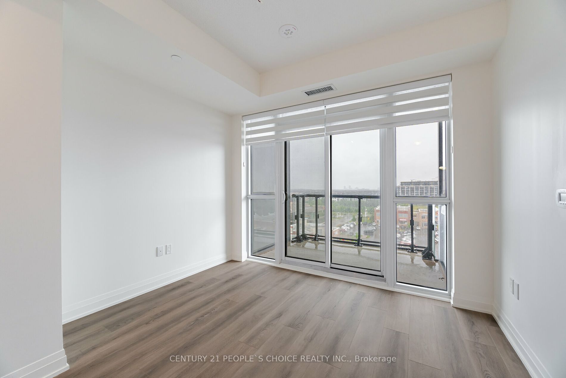509 Dundas St W, #711