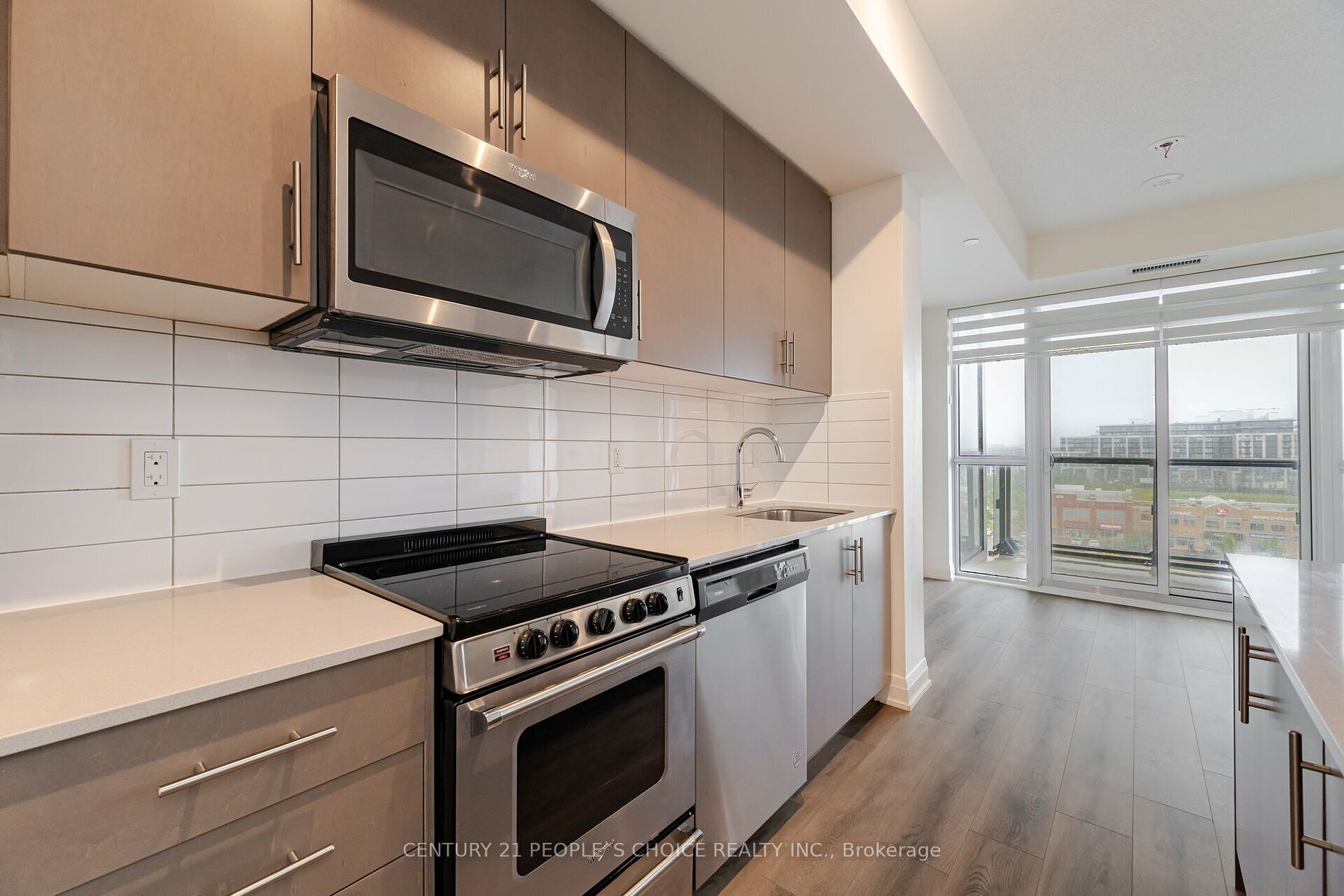 509 Dundas St W, #711