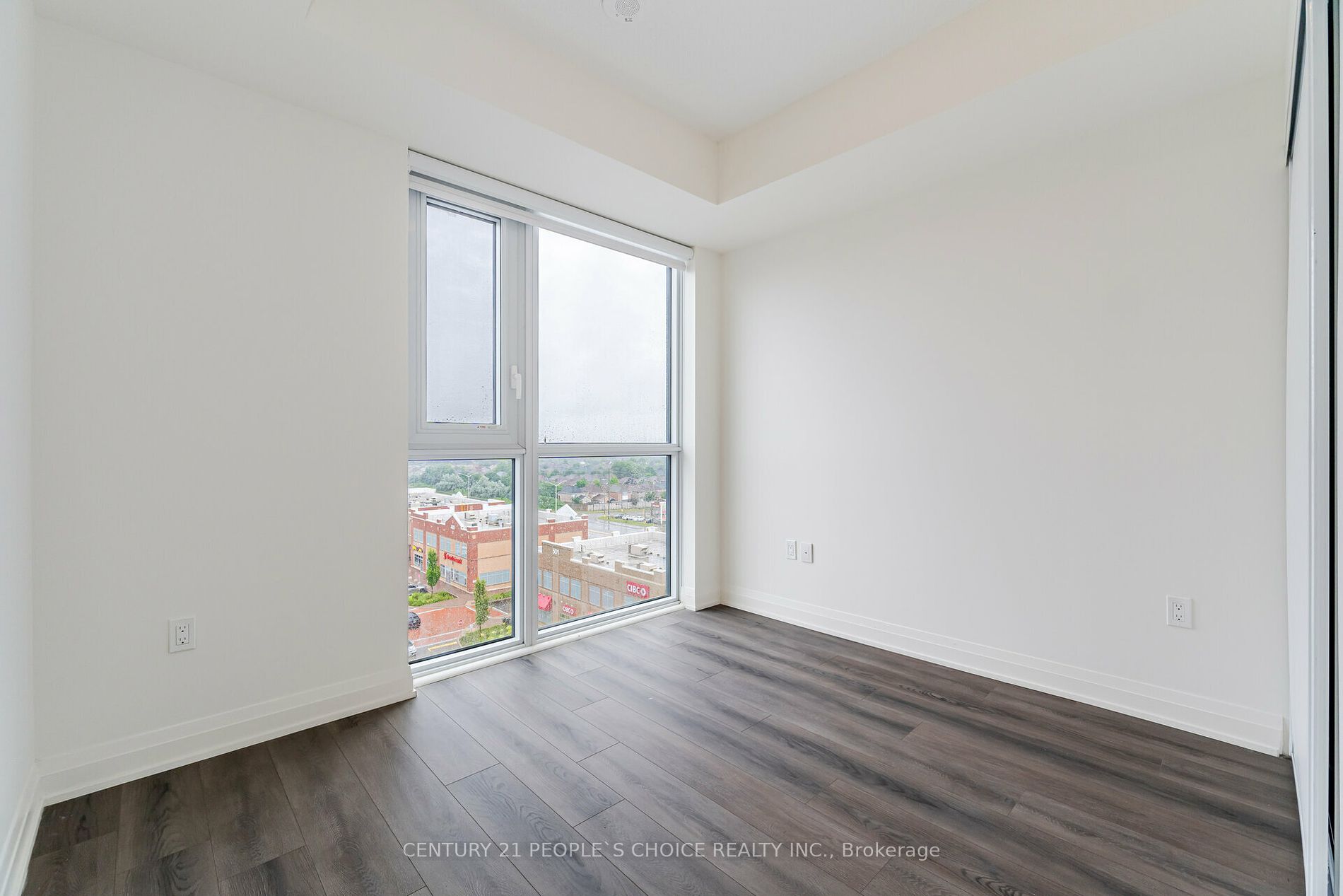 509 Dundas St W, #711