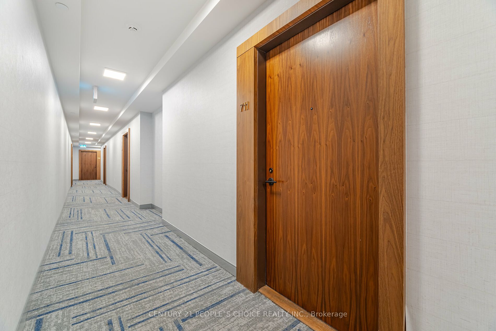 509 Dundas St W, #711