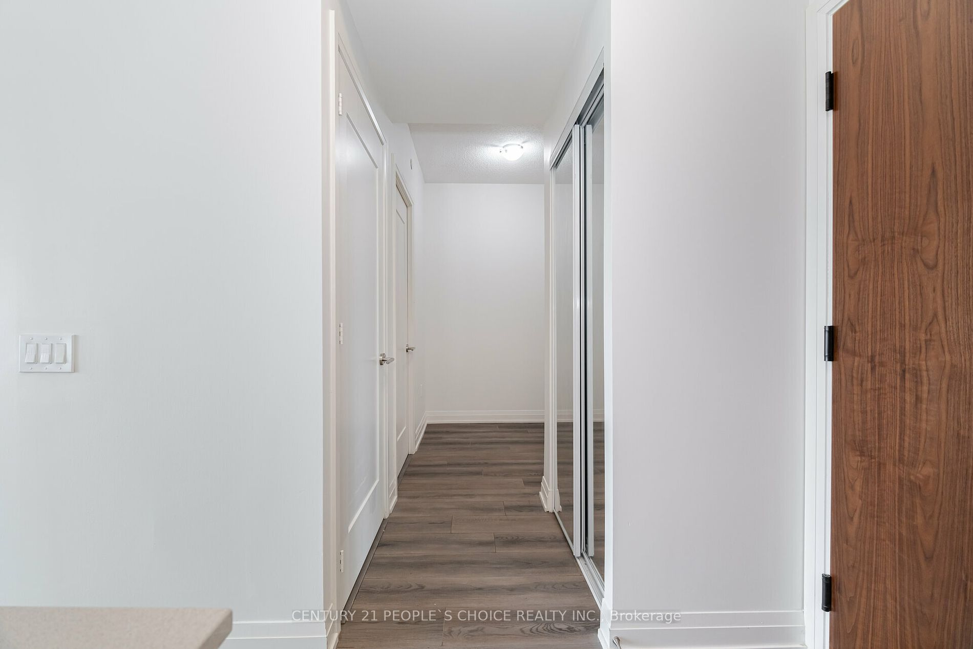 509 Dundas St W, #711