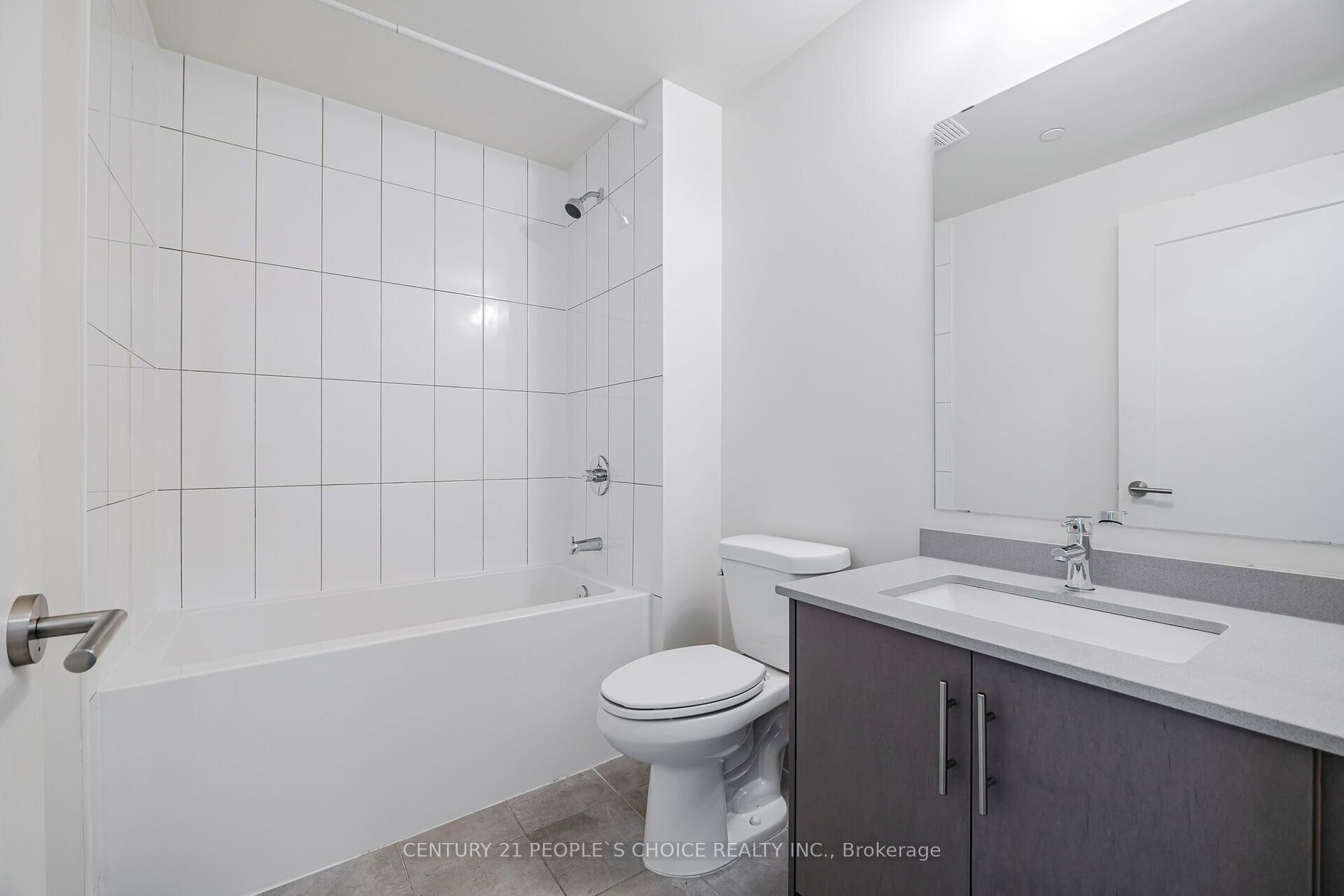 509 Dundas St W, #711