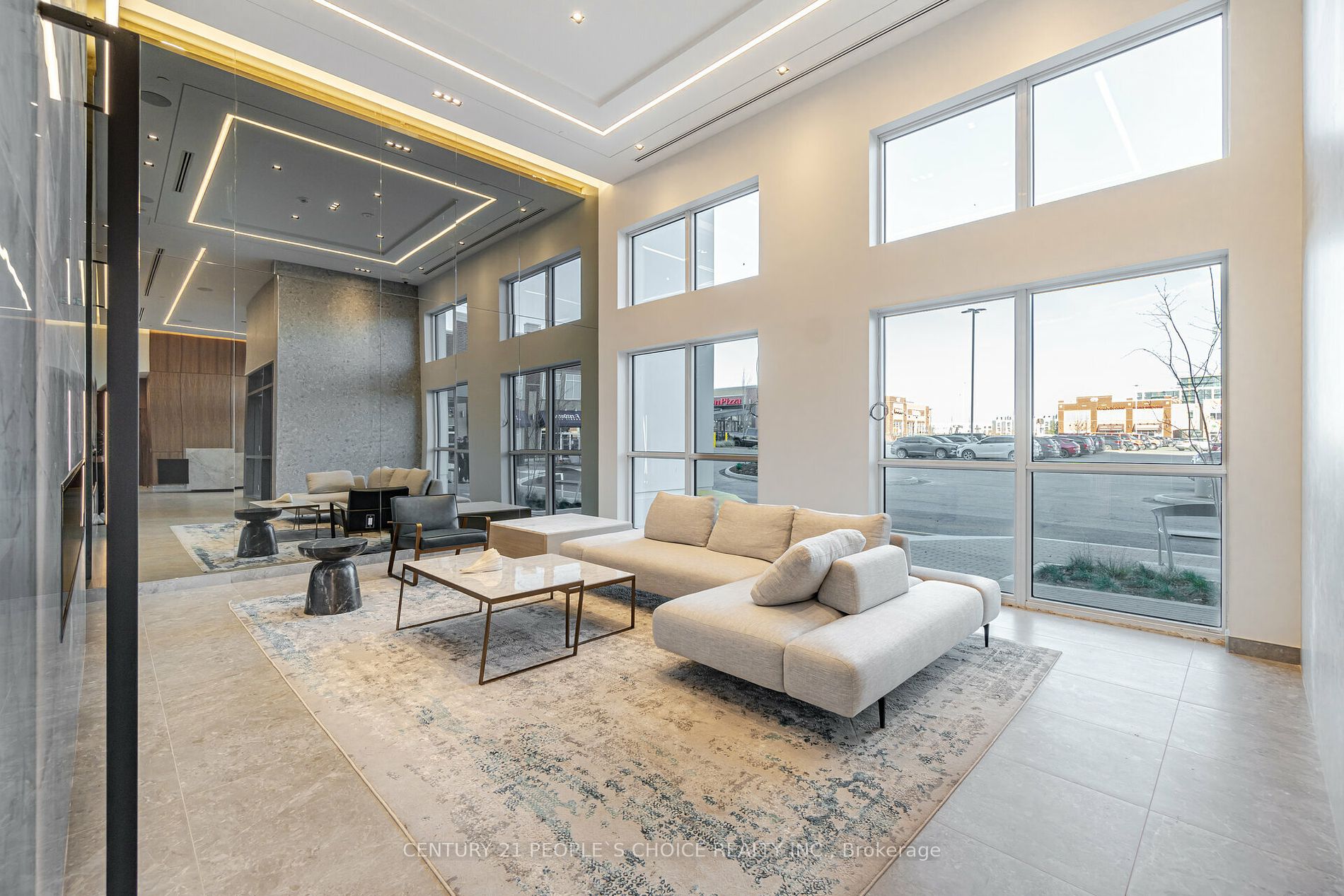 509 Dundas St W, #711