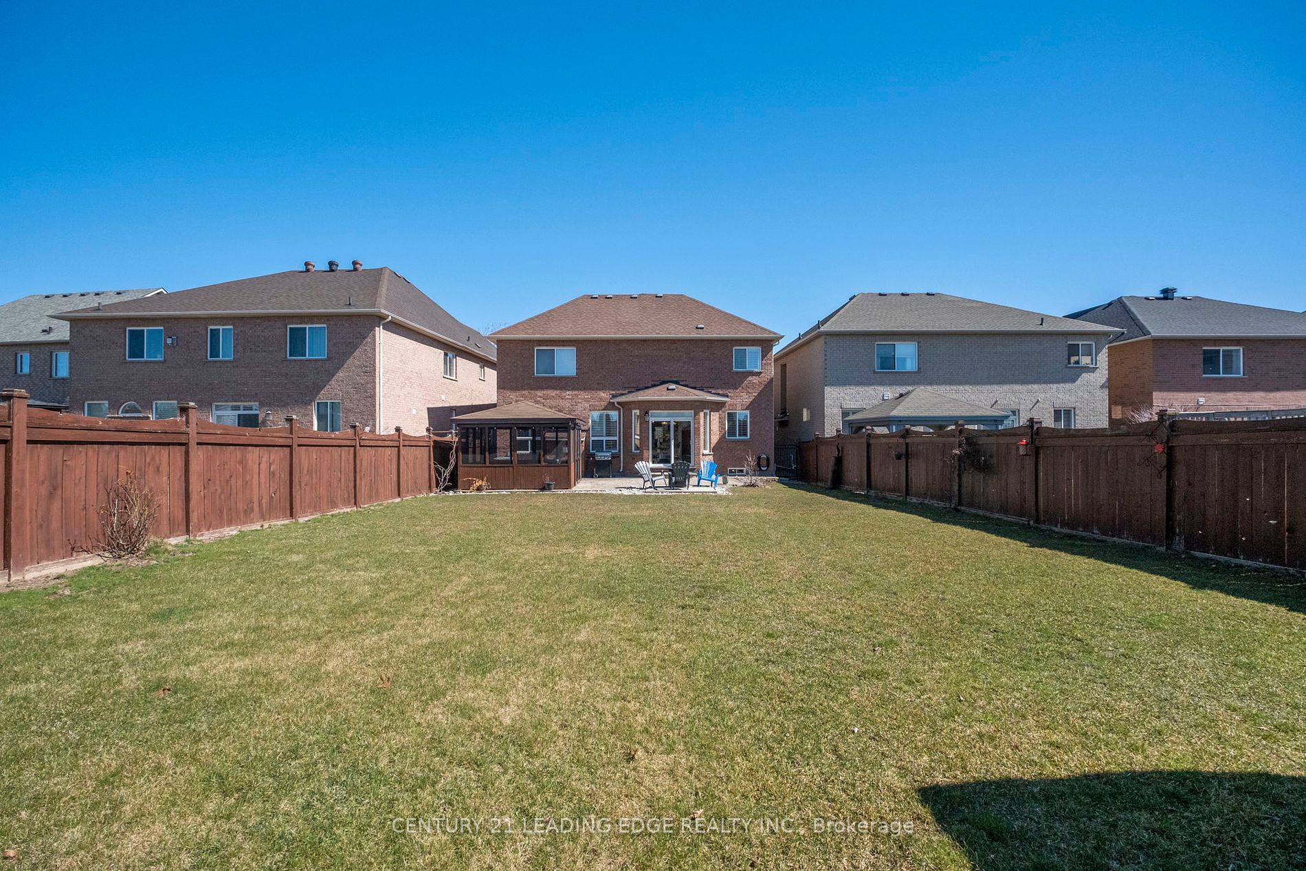 24 Lightheart Drive N