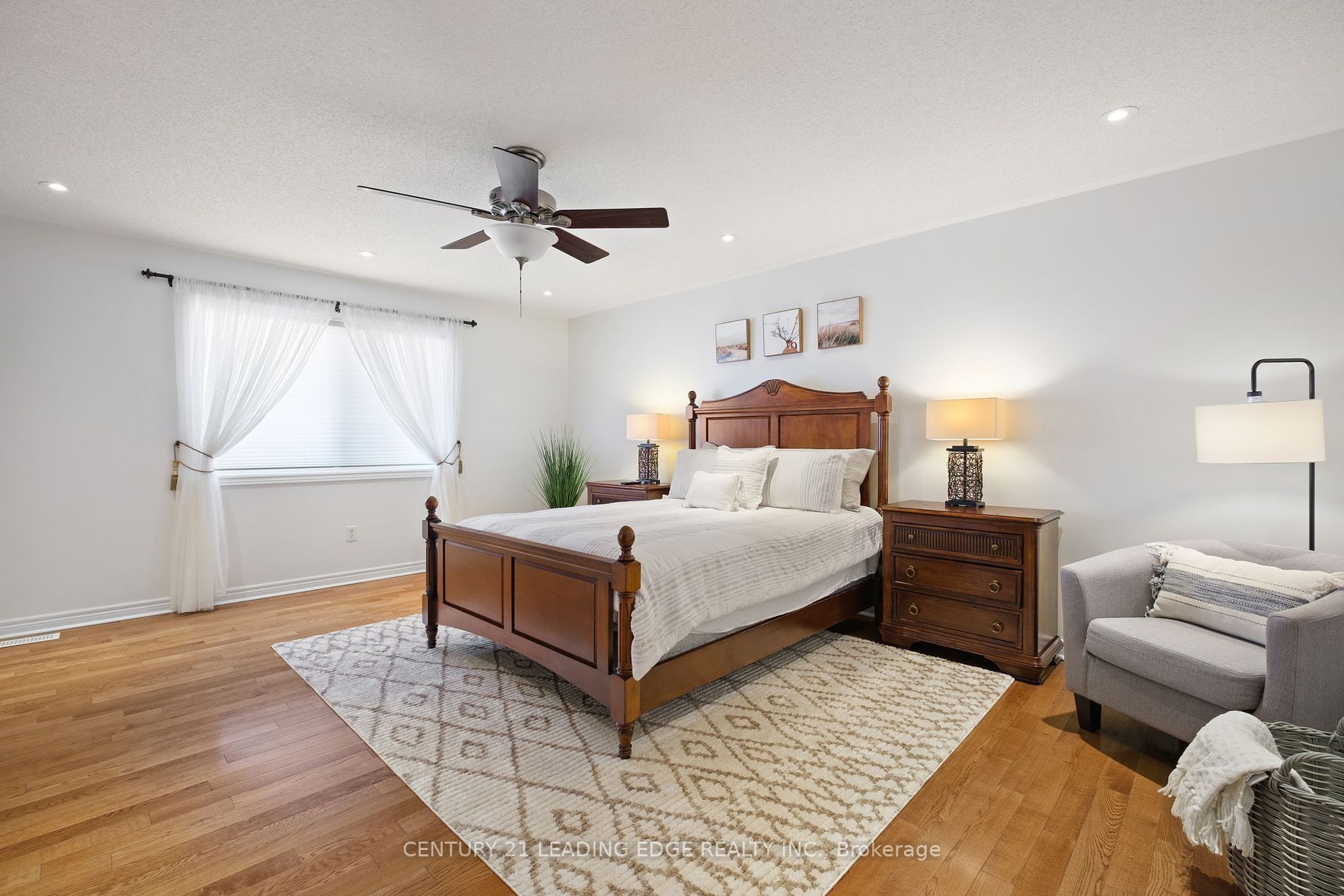 24 Lightheart Drive N