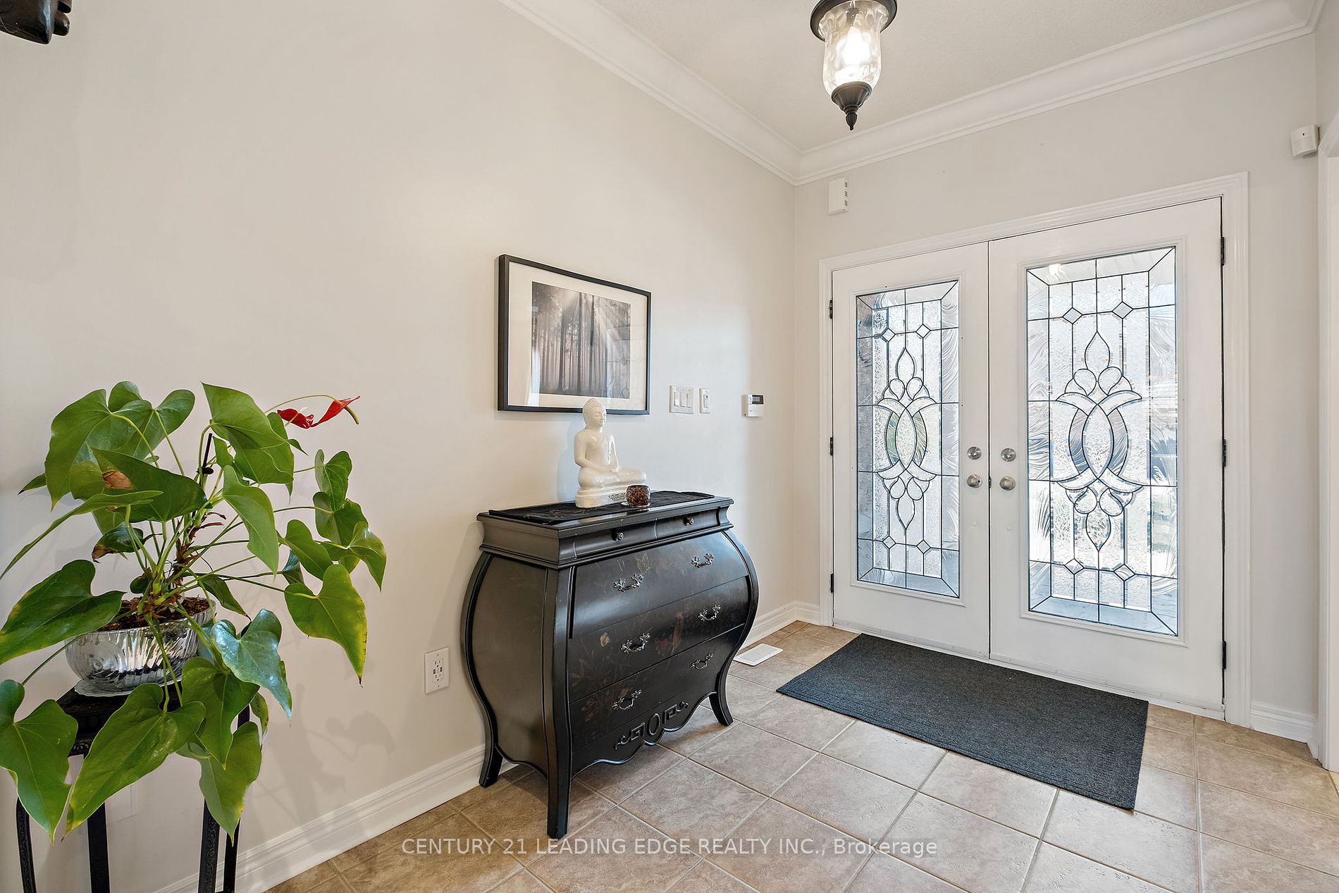 24 Lightheart Drive N