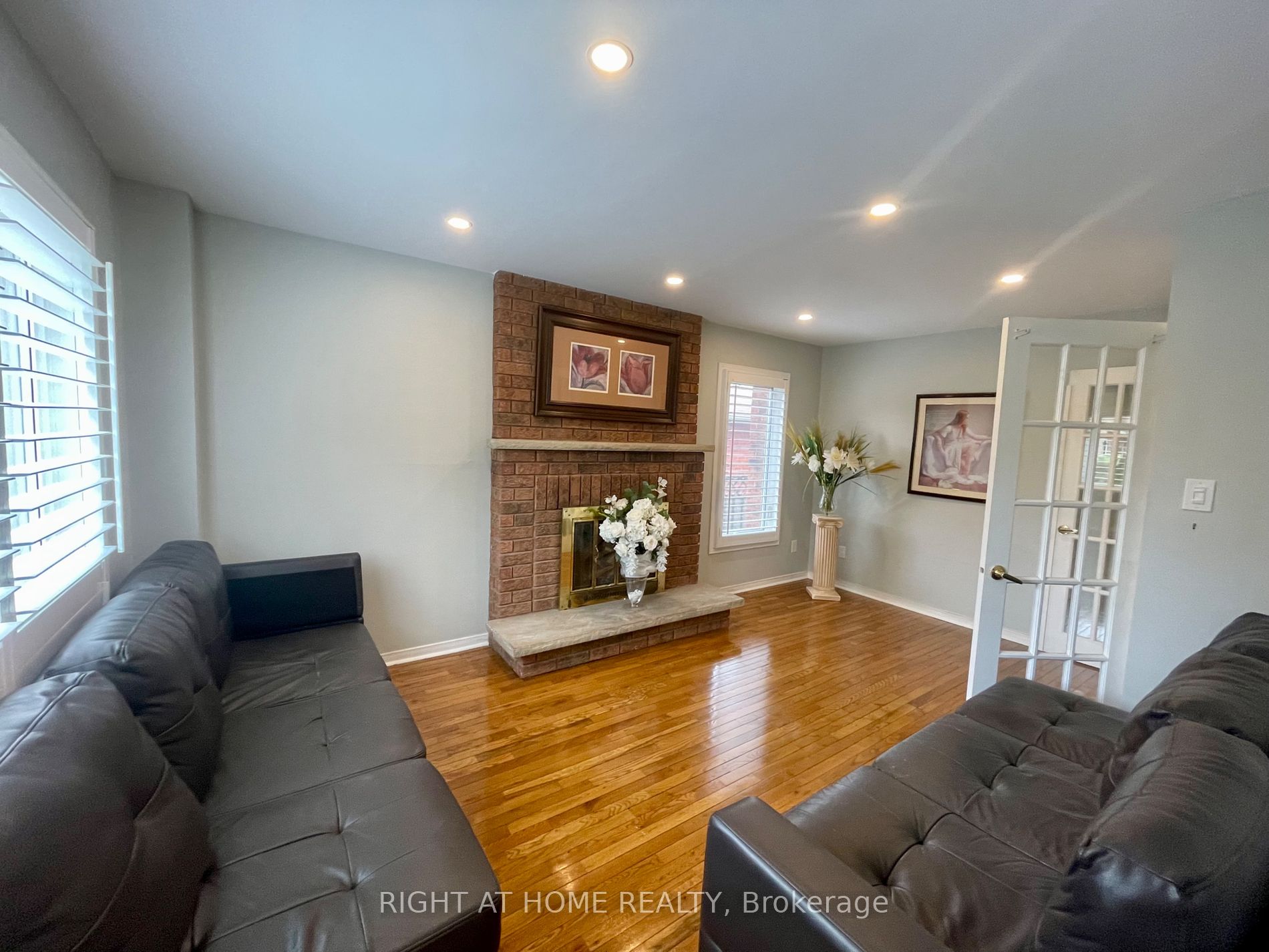 13 Major William Sharpe Dr