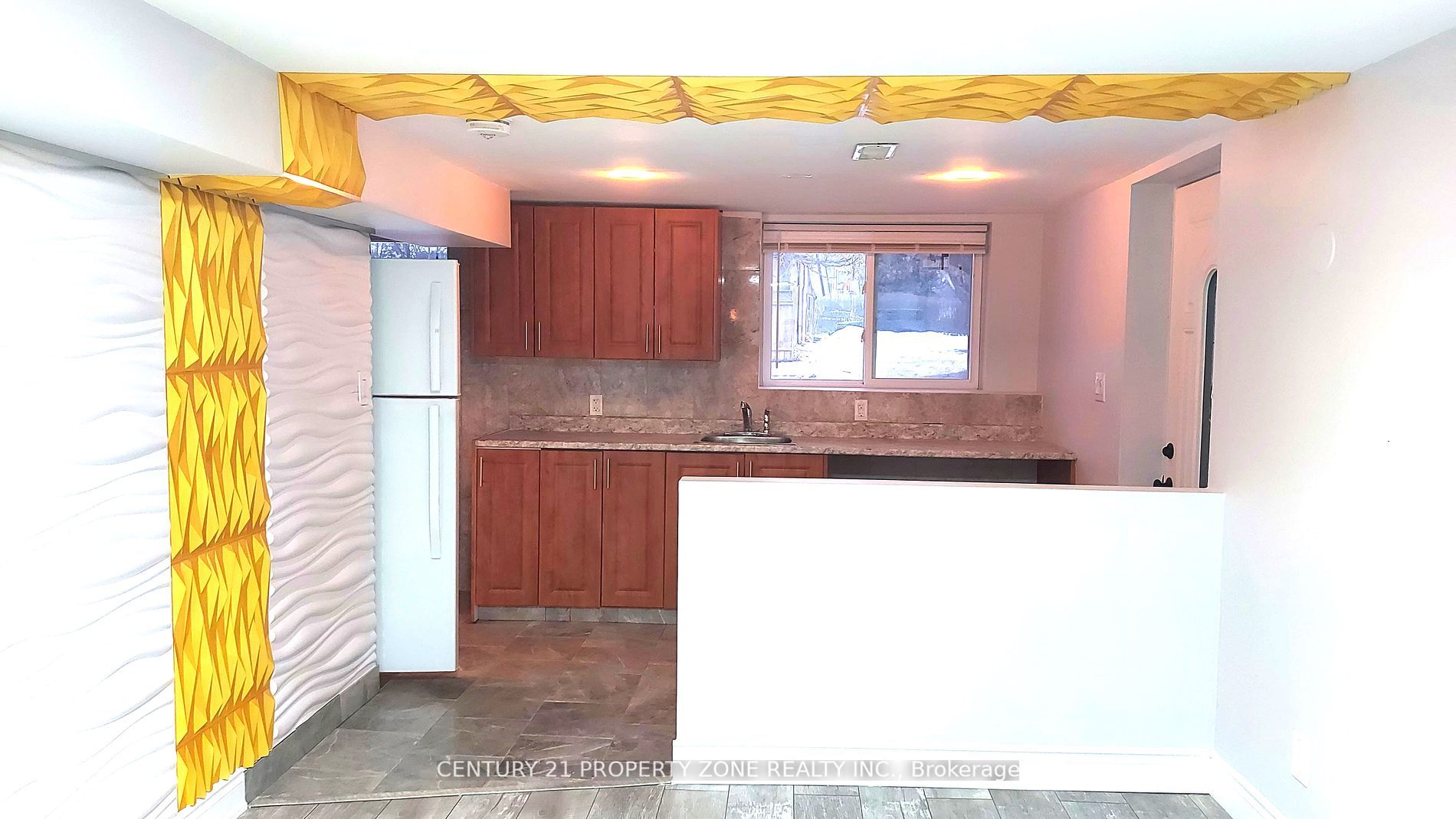 33 Flowertown Avenue