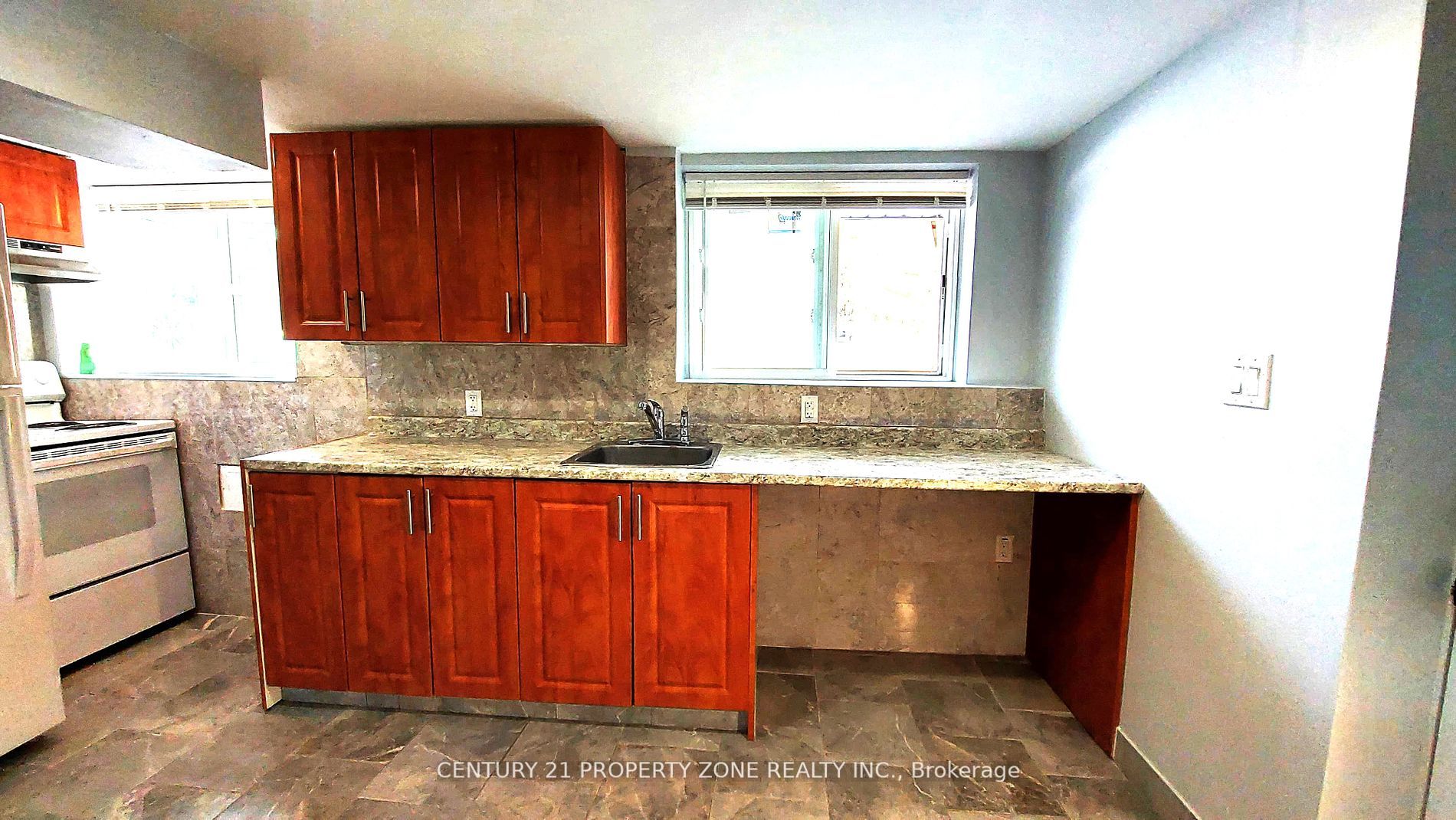 33 Flowertown Avenue
