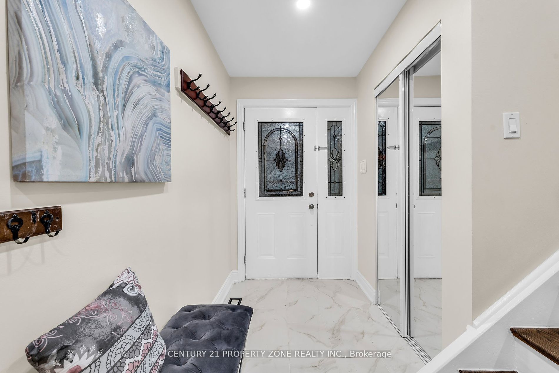 33 Flowertown Avenue