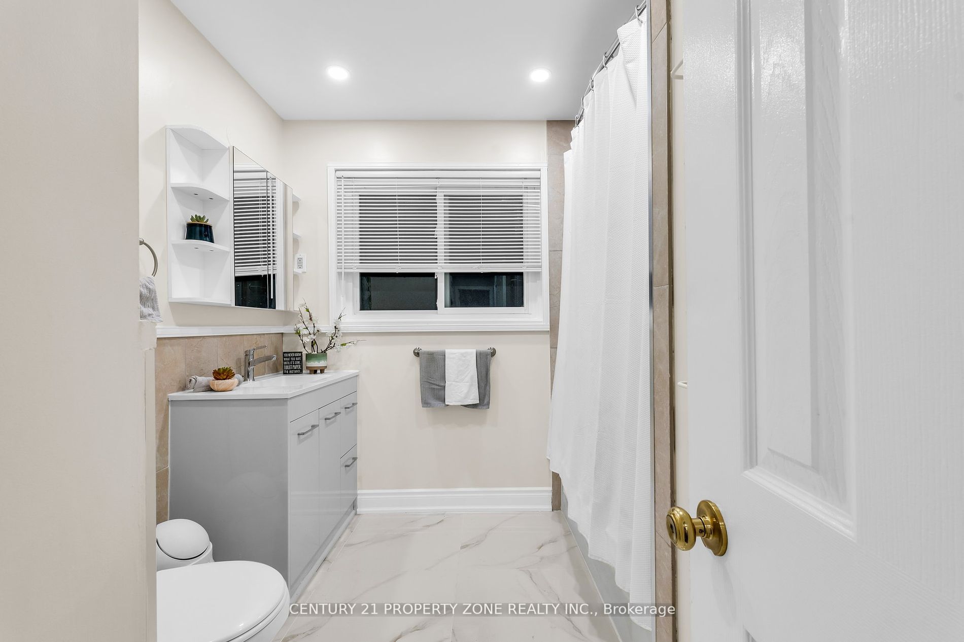 33 Flowertown Avenue