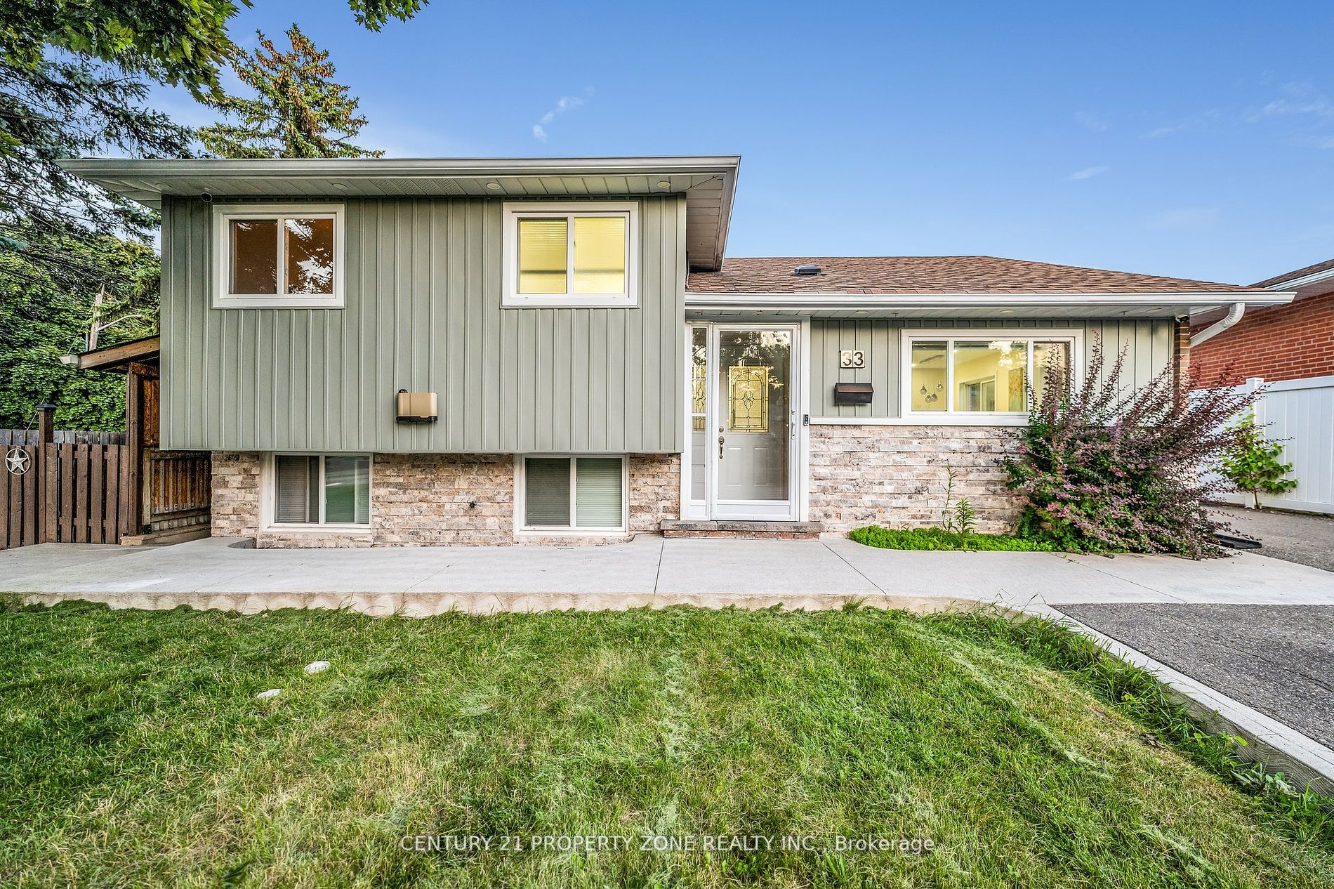 33 Flowertown Avenue