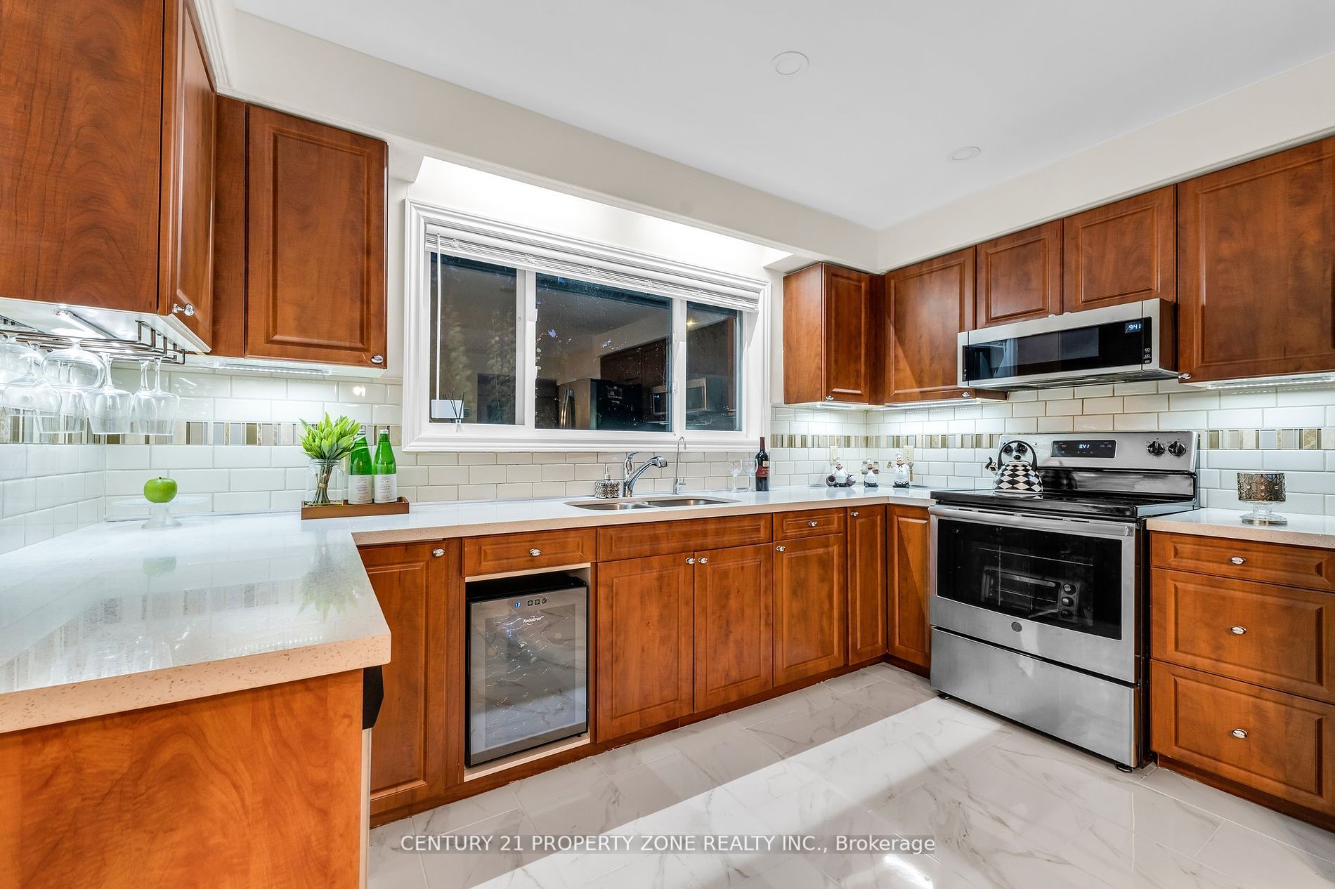 33 Flowertown Avenue
