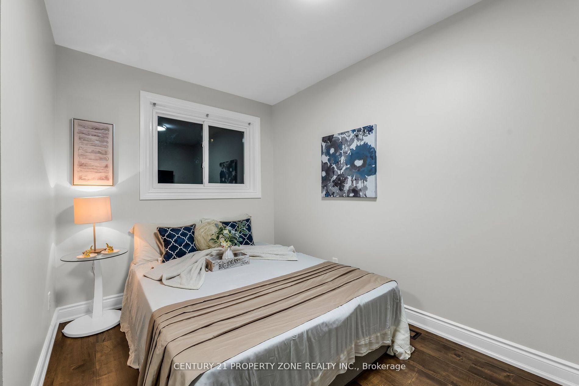 33 Flowertown Avenue