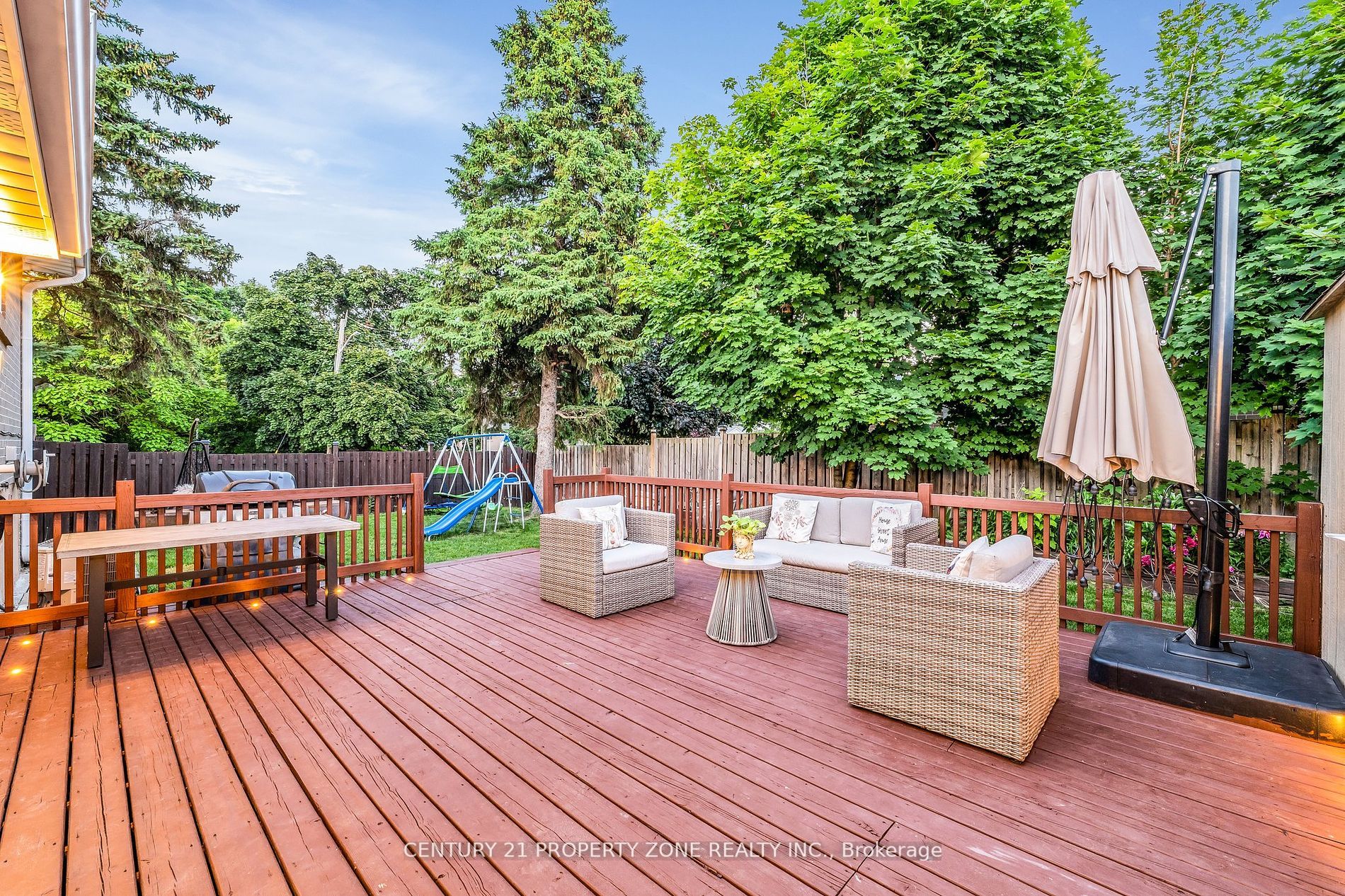 33 Flowertown Avenue