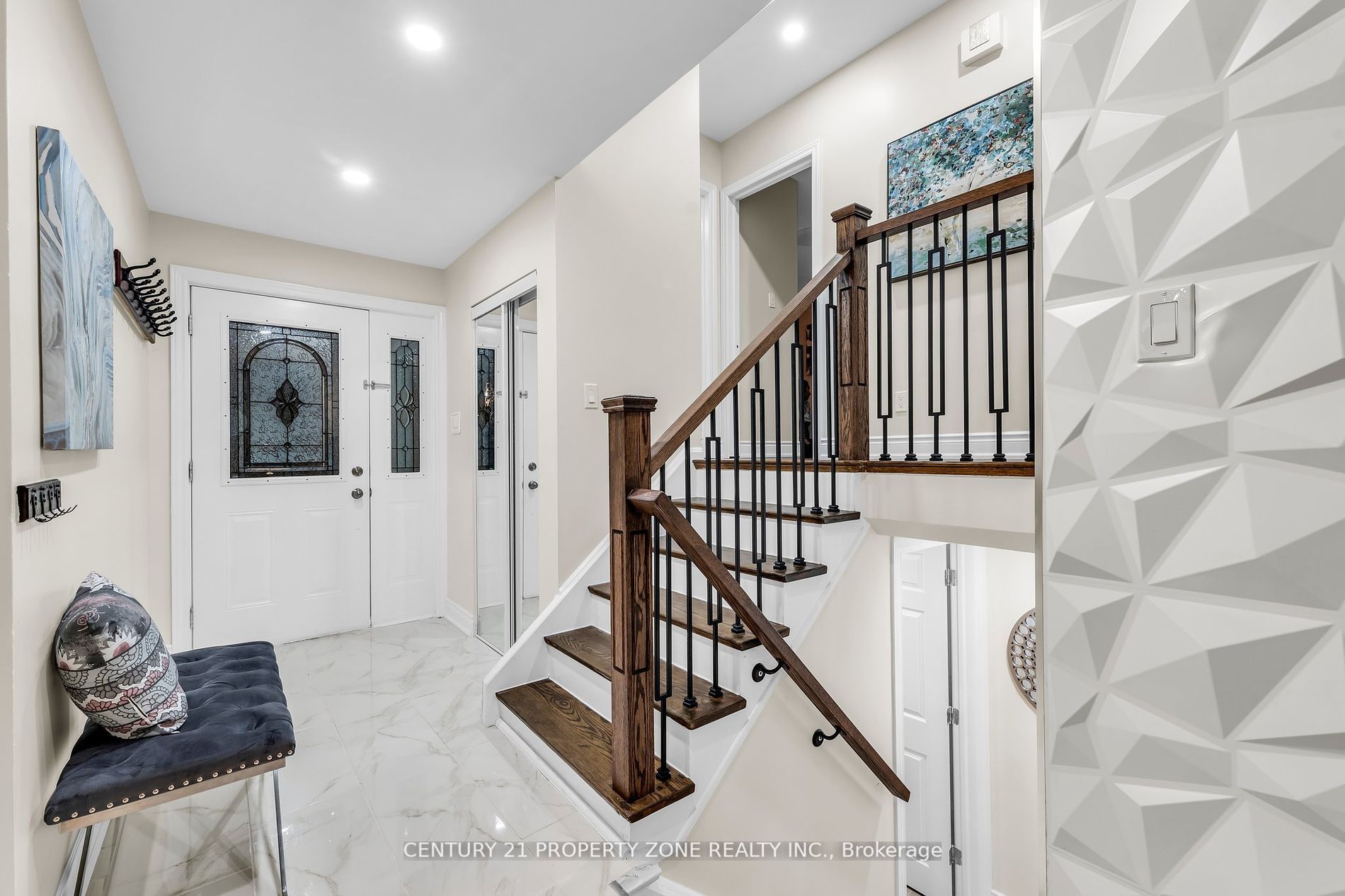 33 Flowertown Avenue