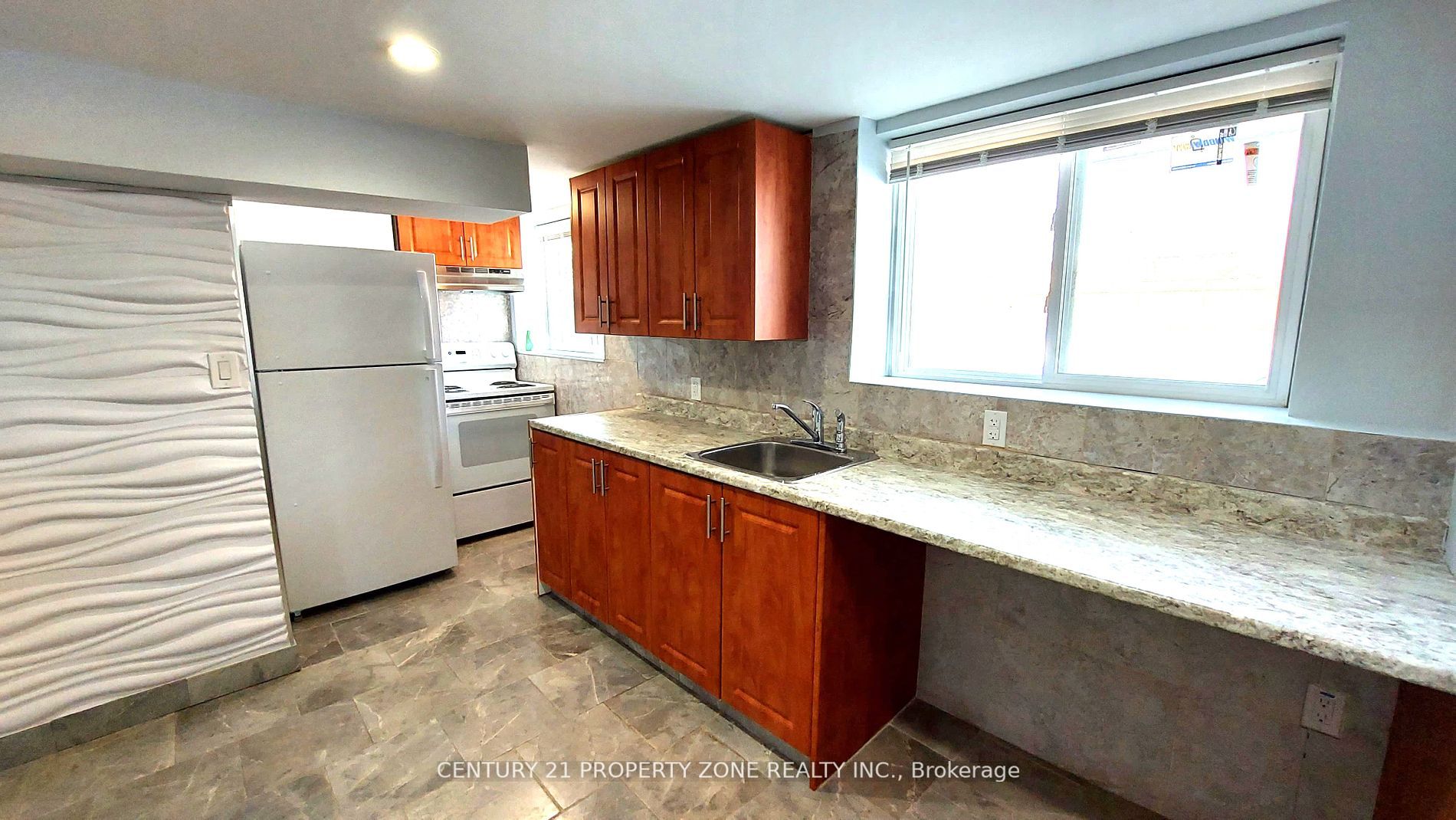 33 Flowertown Avenue