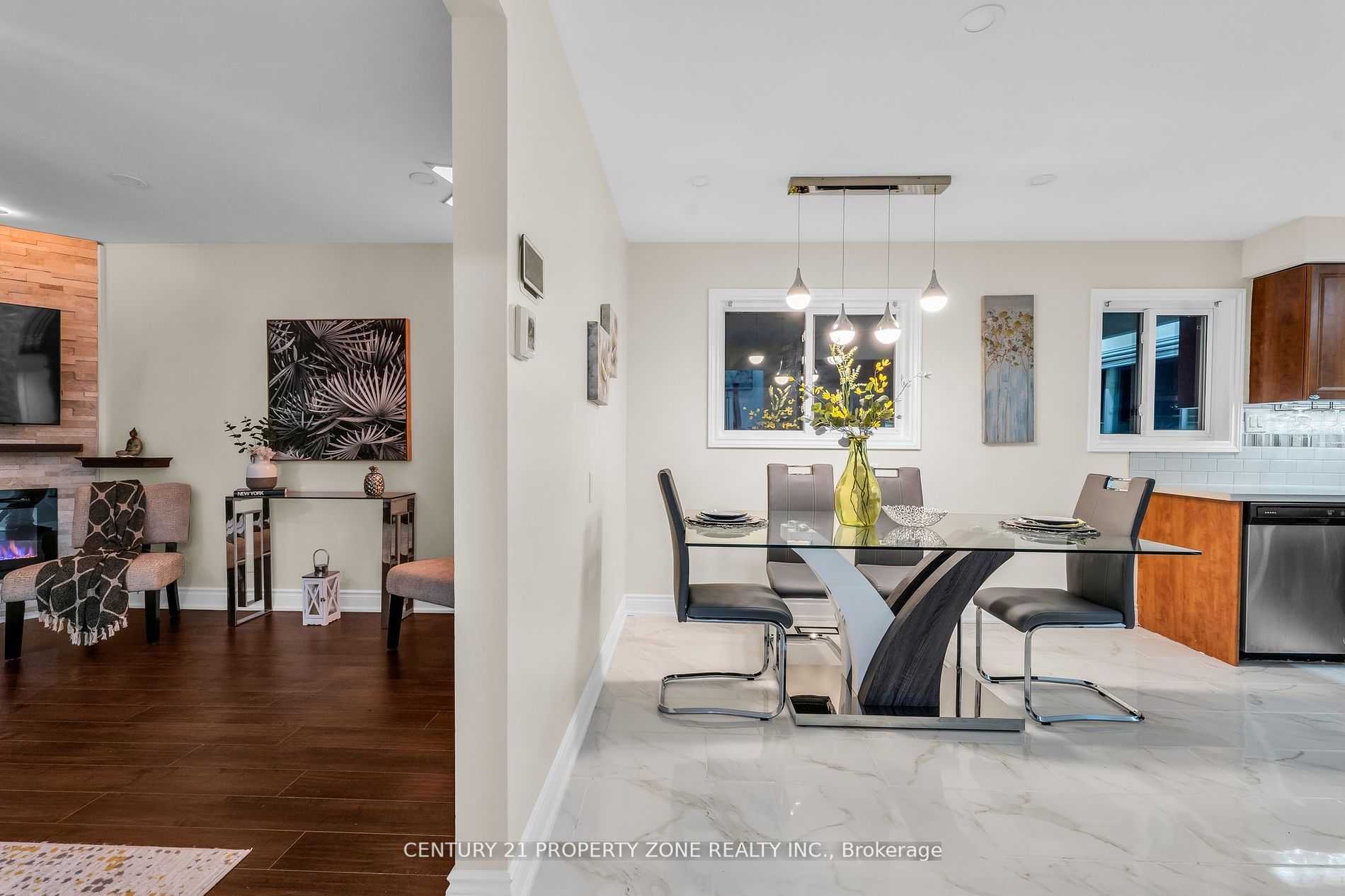 33 Flowertown Avenue