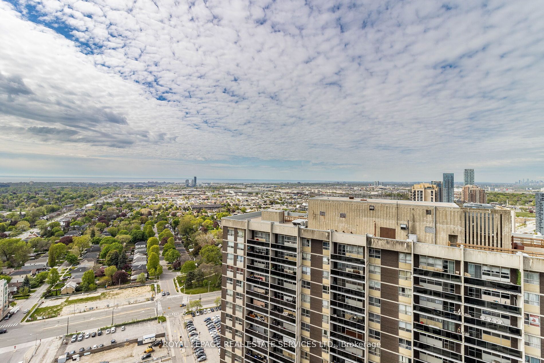 9 Mabelle Ave, #3326