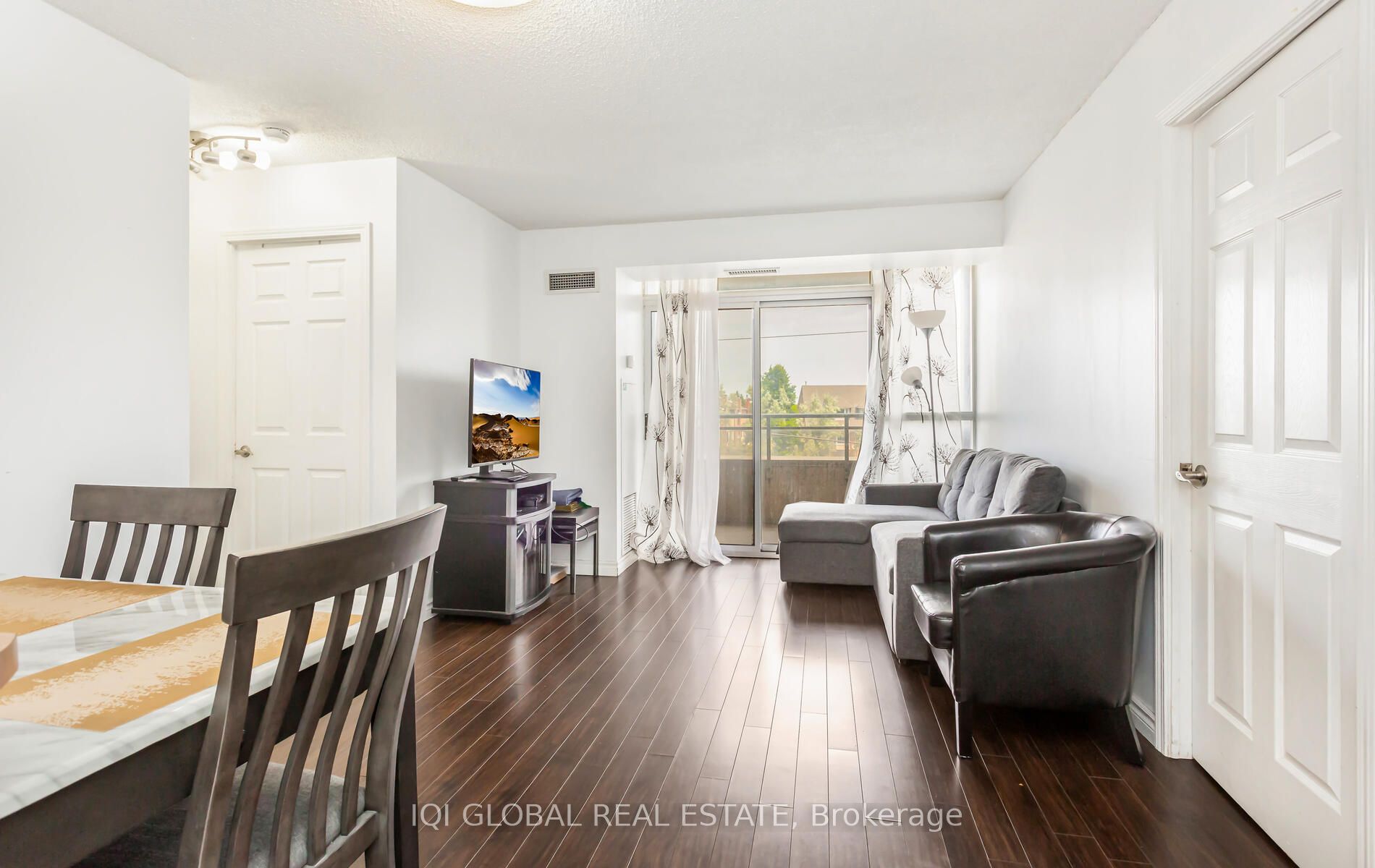 55 Strathaven Drive N, #301