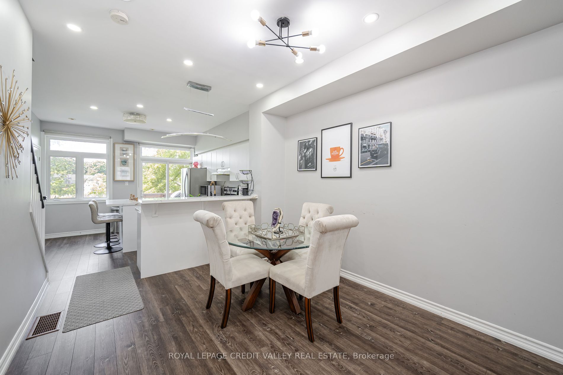 16 Piggott Mews