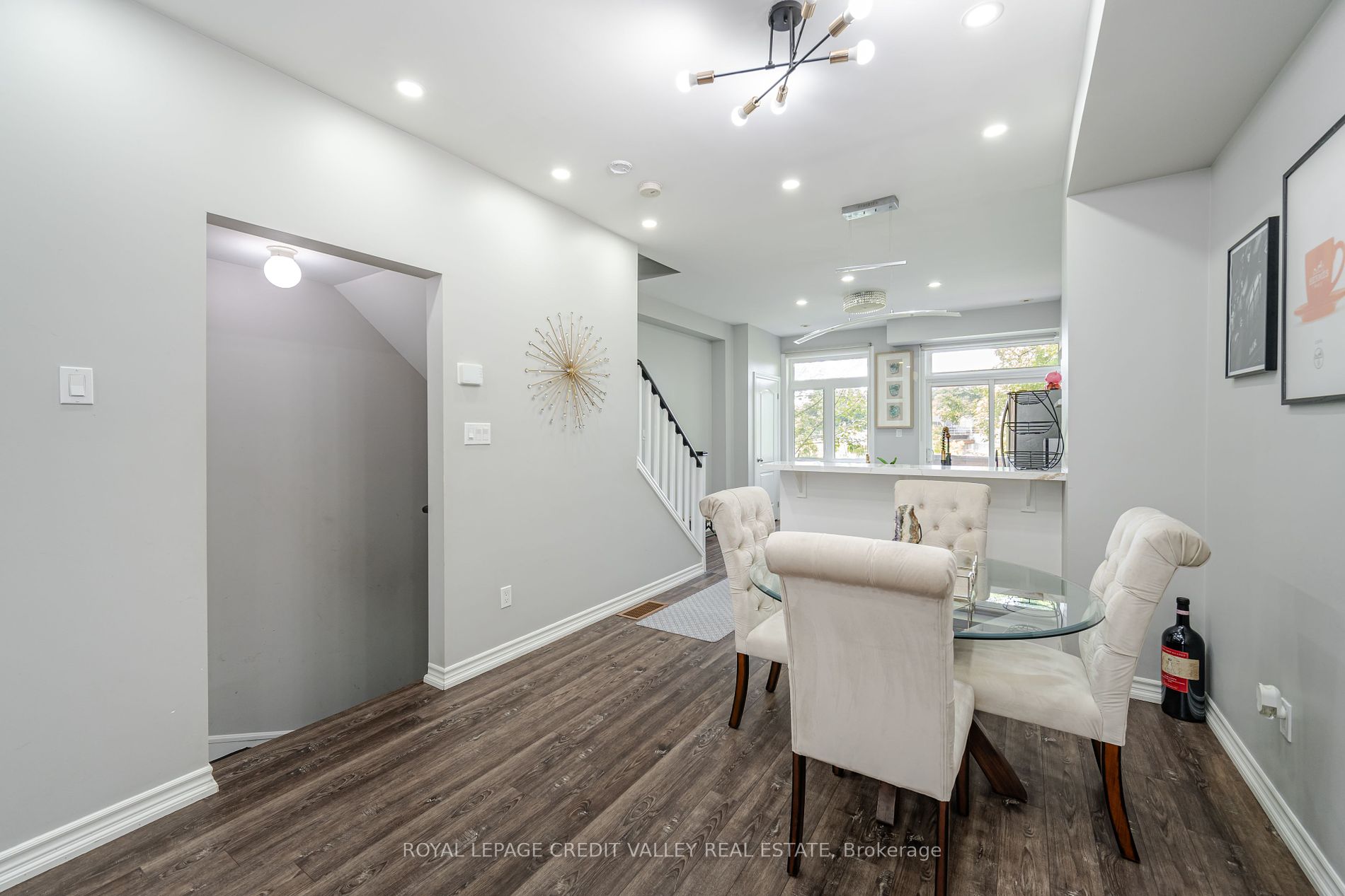16 Piggott Mews