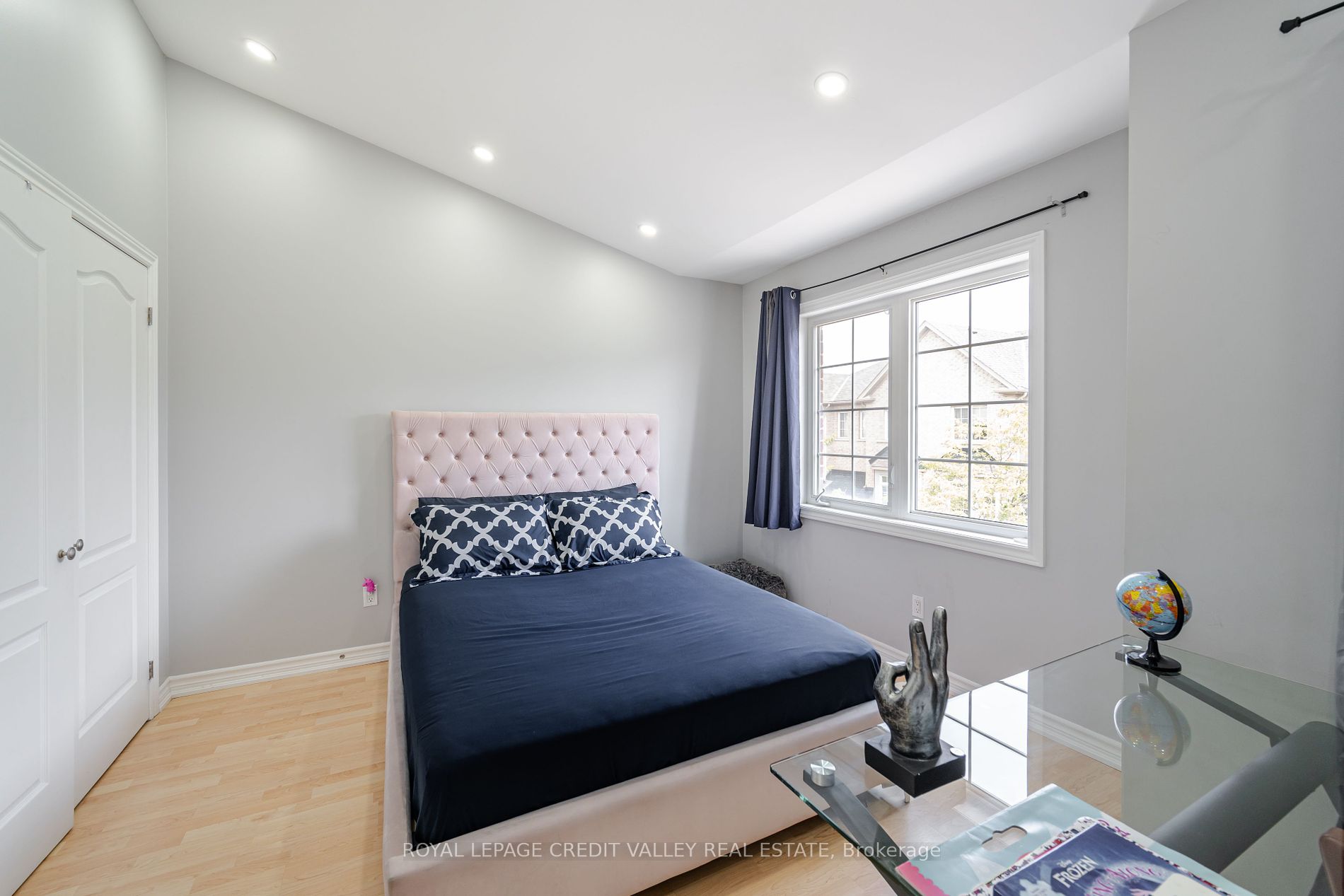 16 Piggott Mews