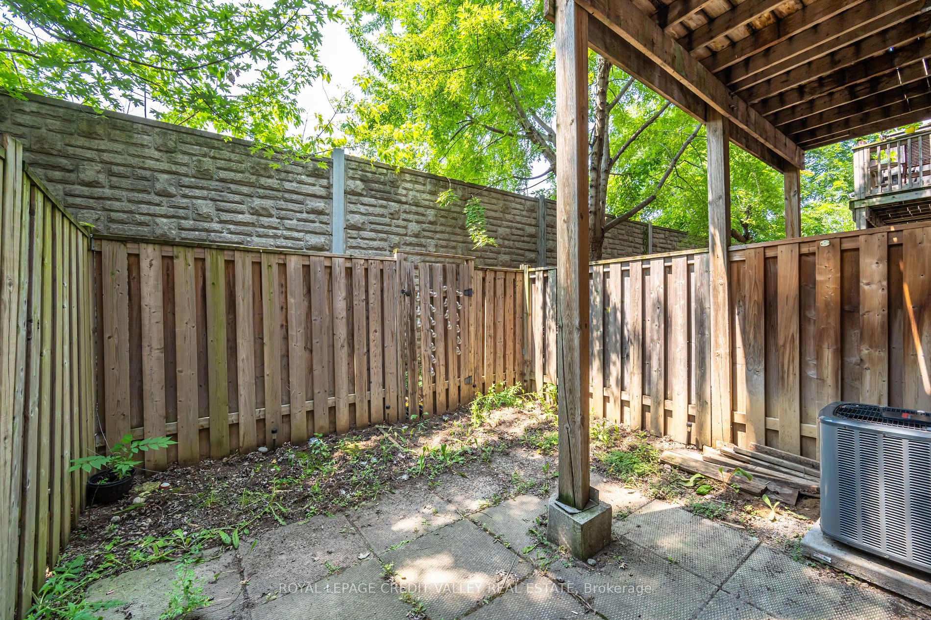 16 Piggott Mews