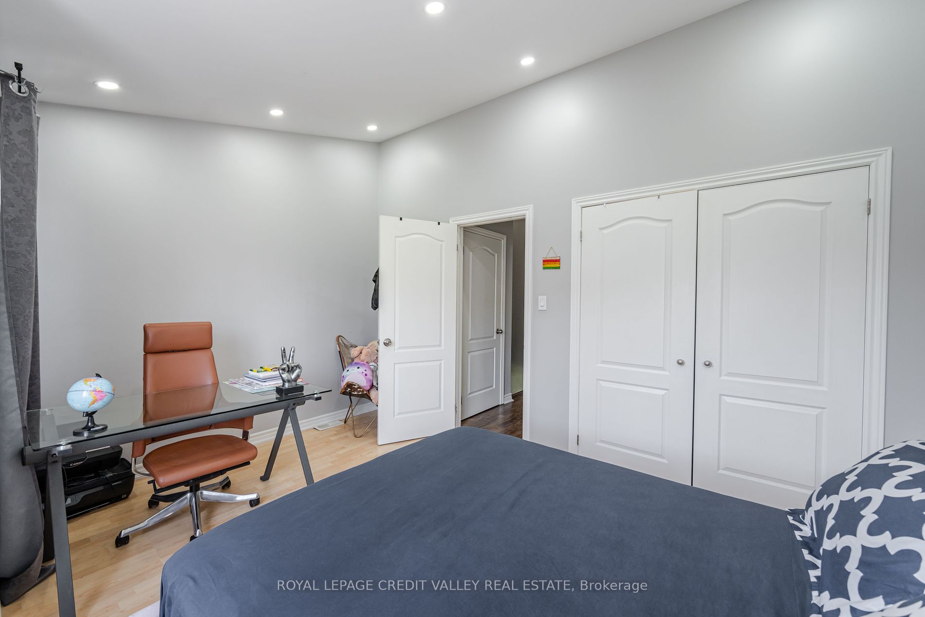 16 Piggott Mews