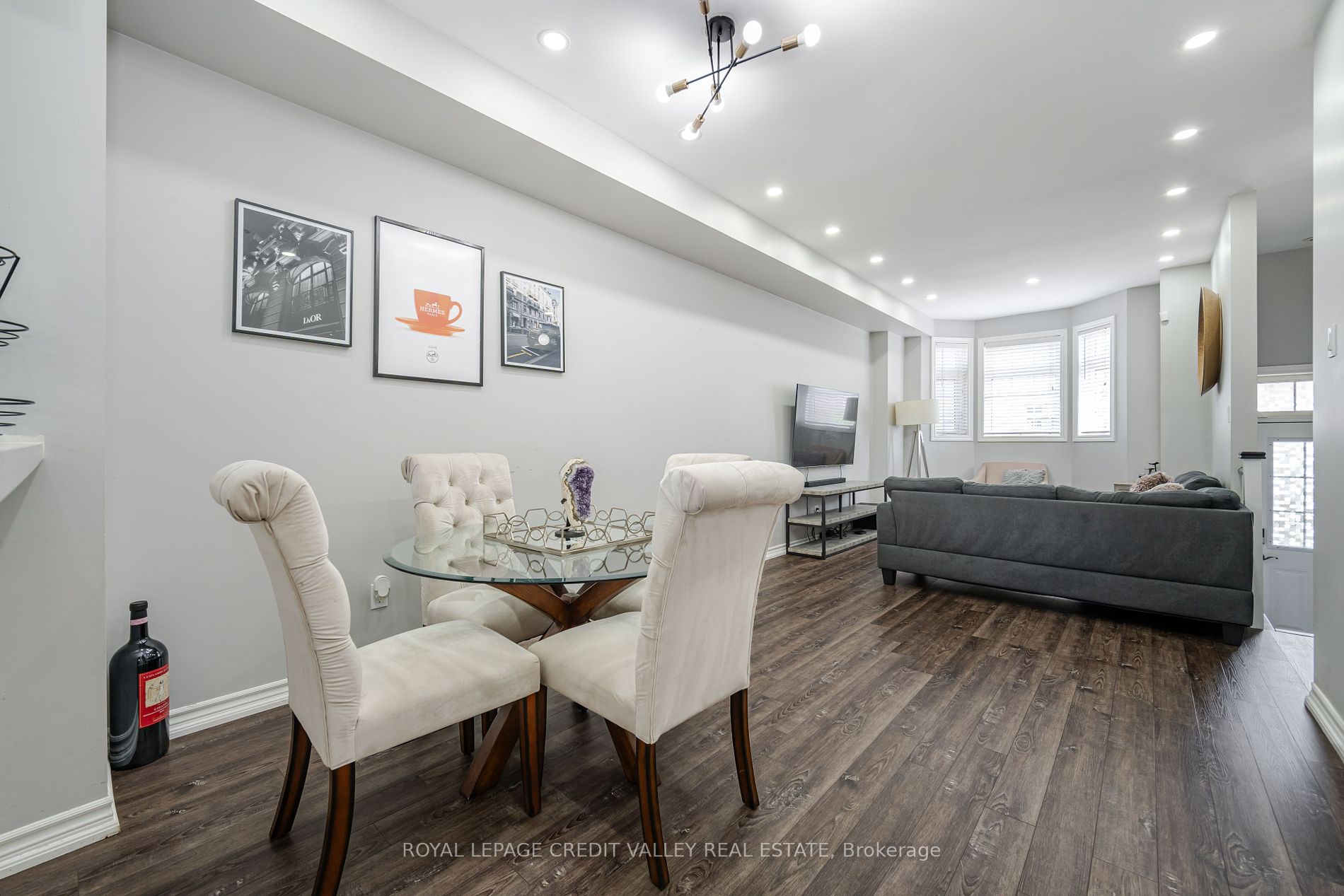 16 Piggott Mews