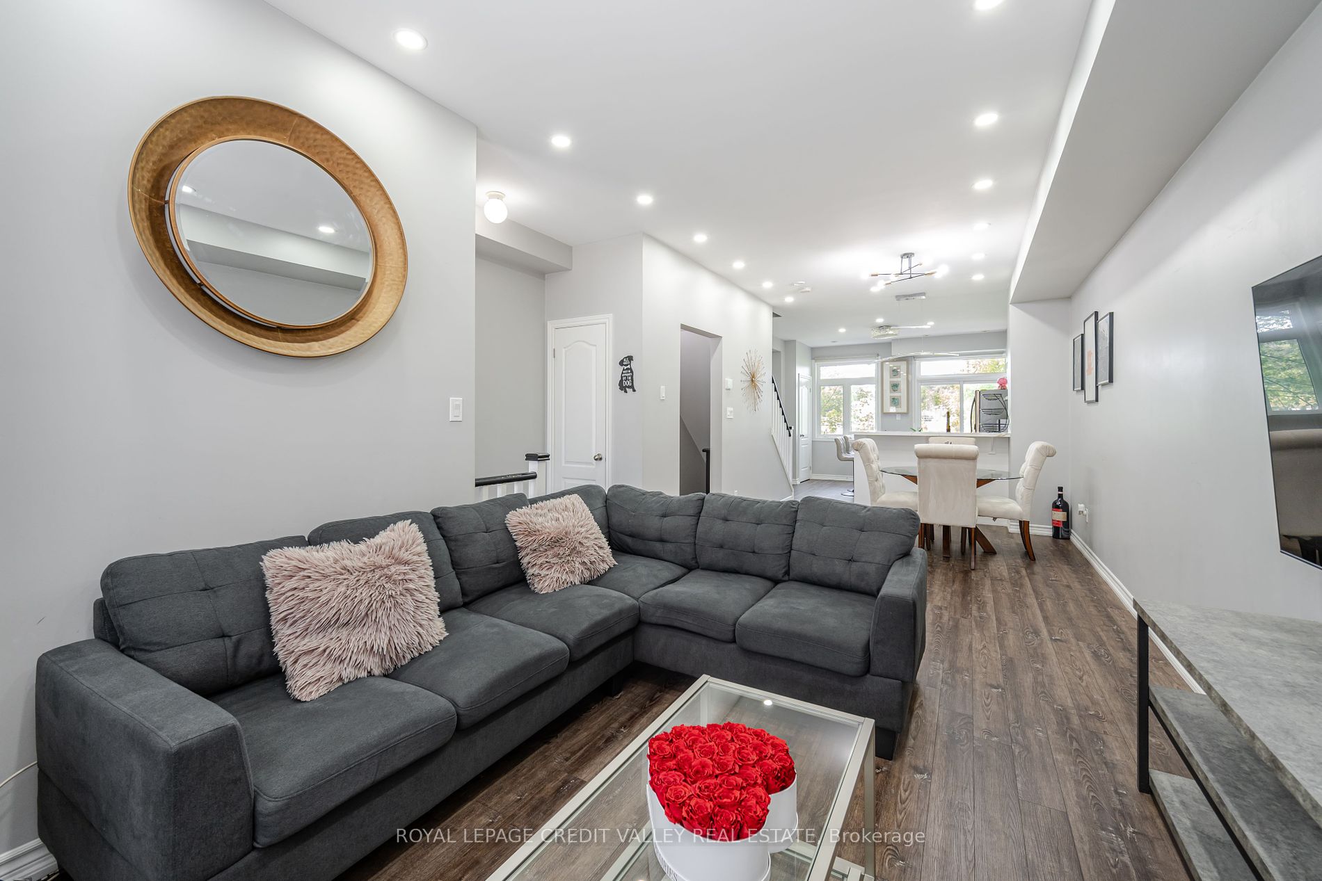 16 Piggott Mews