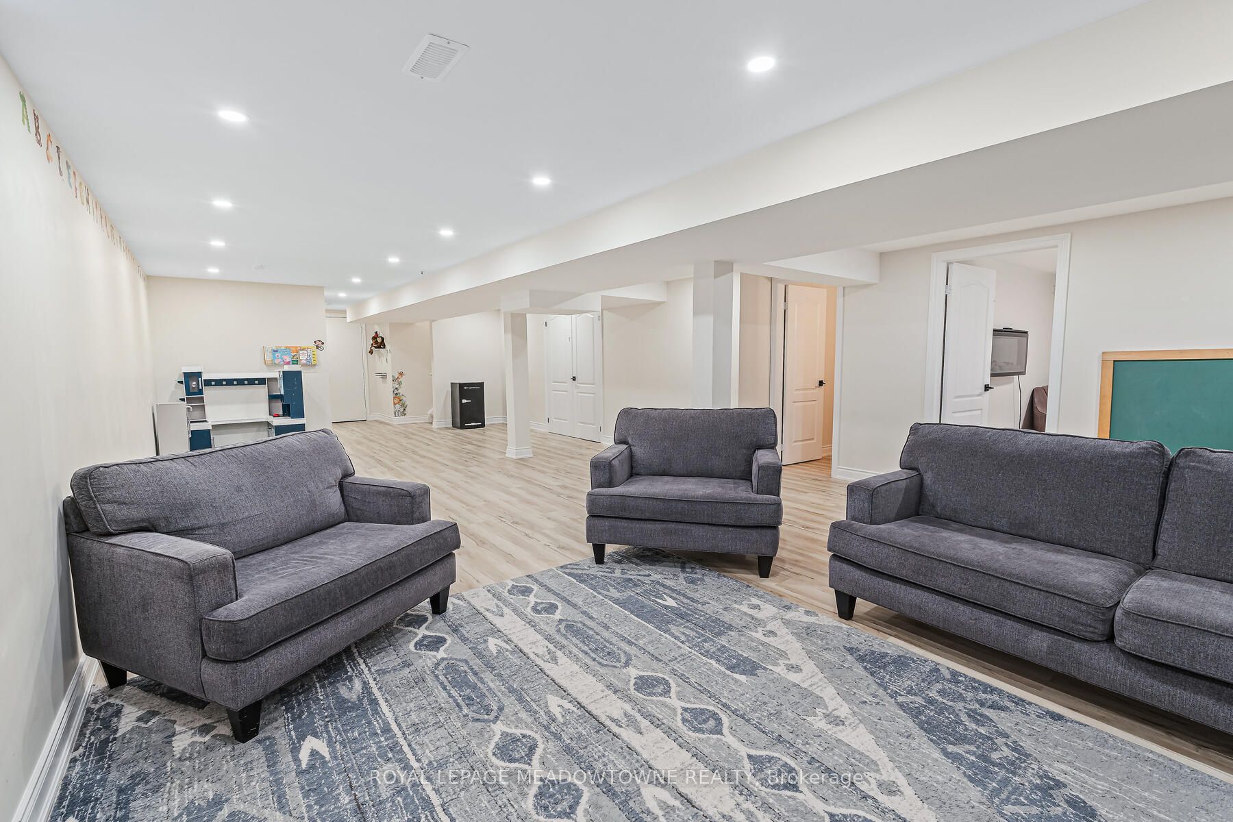 10 Berton Boulevard
