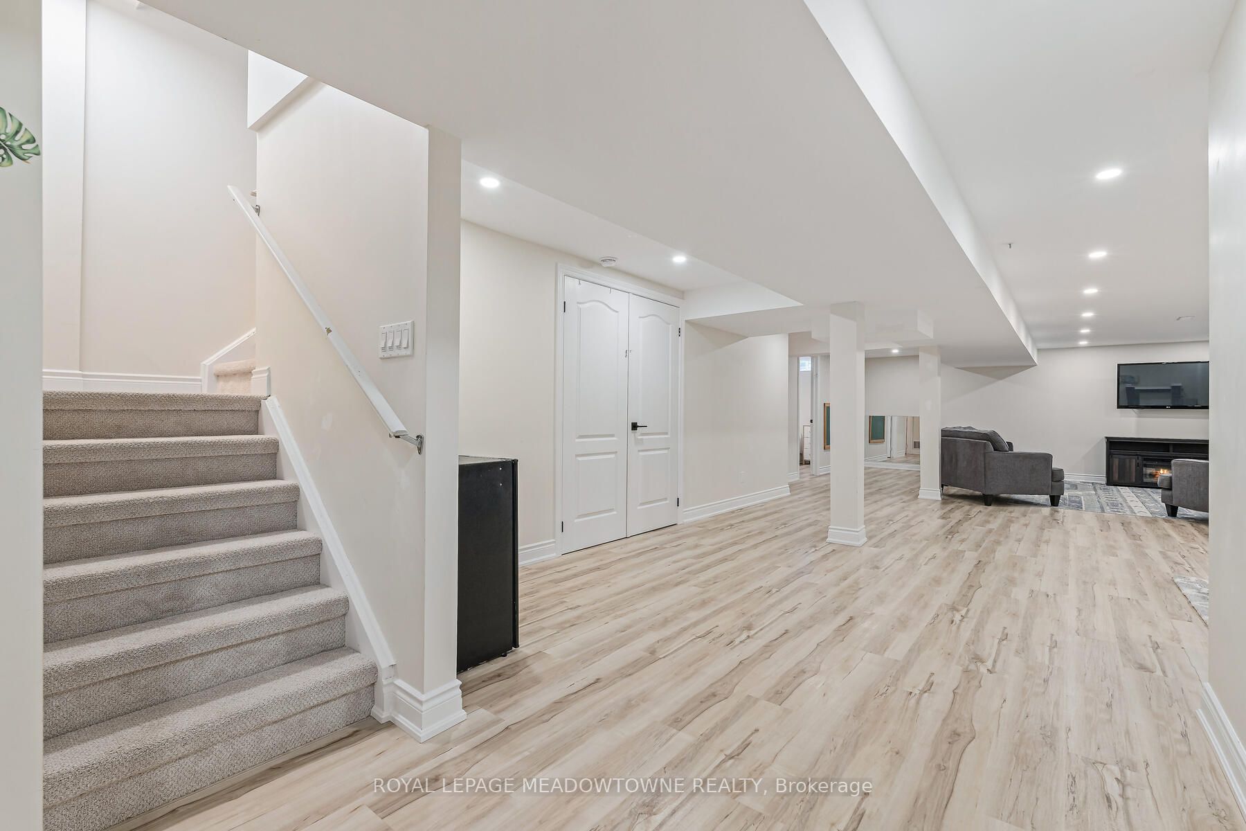 10 Berton Boulevard