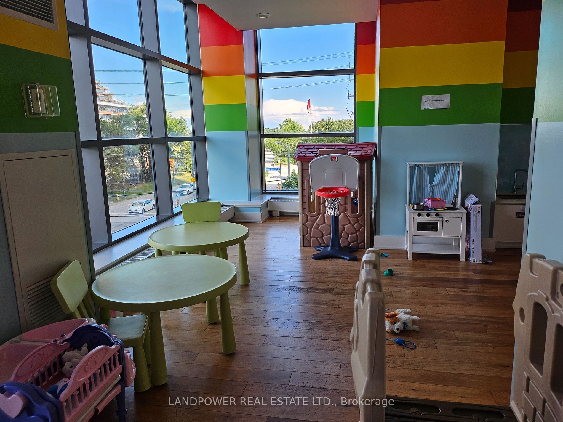 2200 Lake Shore Blvd W, #818