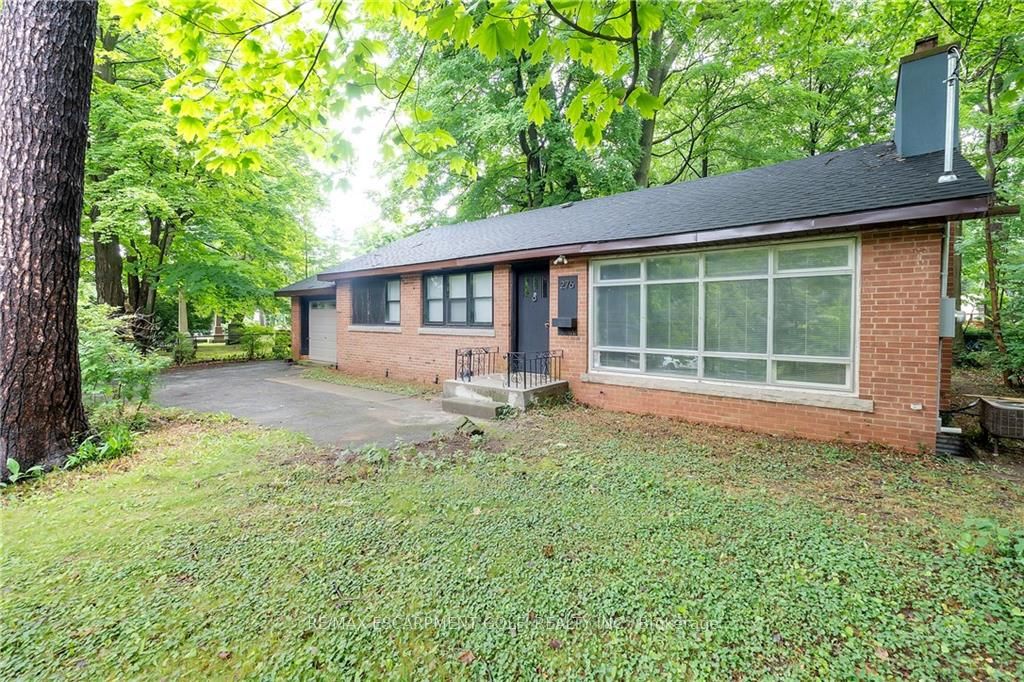 276 Lakeshore Road W