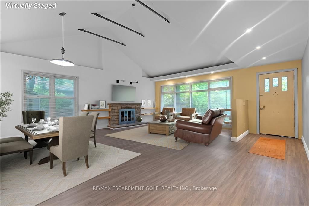 276 Lakeshore Road W